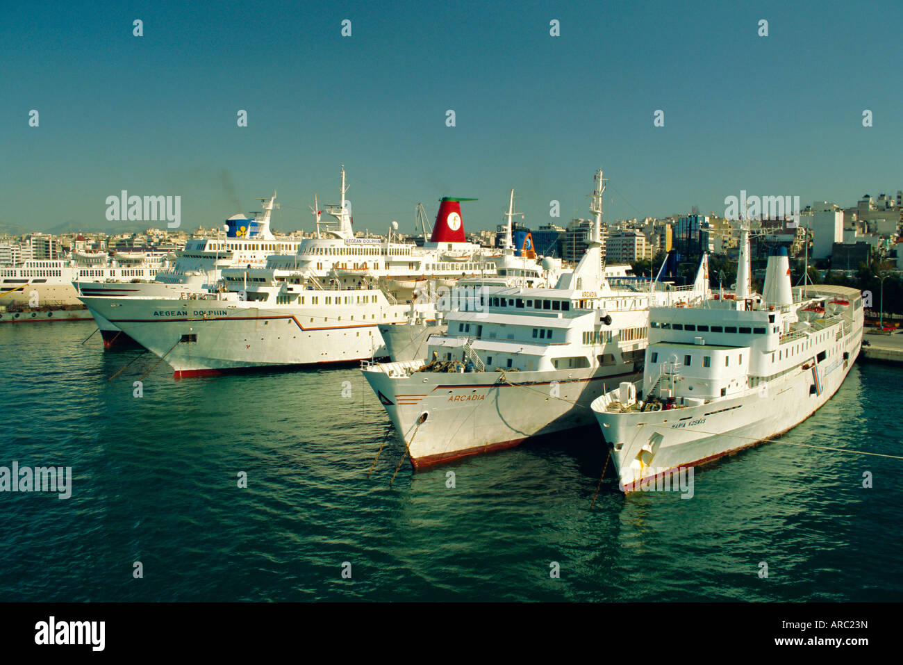 Port du Pirée et le port, les ferries inter-îles, Athènes, Grèce, Europe Banque D'Images