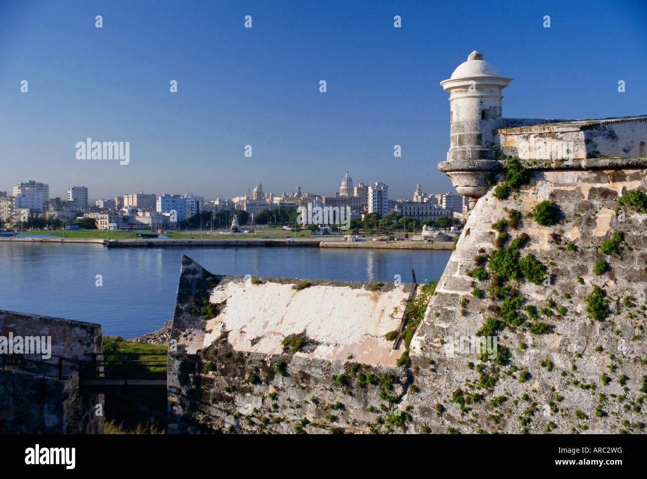 Sur les toits de la ville de El Castillo del Morro, La Havane, Cuba, Antilles, Amérique Centrale Banque D'Images