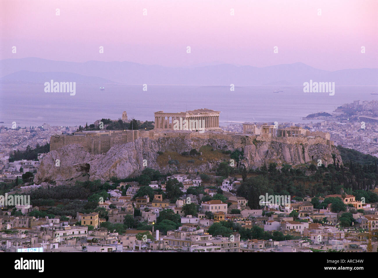 Le Parthénon et acropole de Lykavitos, UNESCO World Heritage Site, Athènes, Grèce, Europe Banque D'Images
