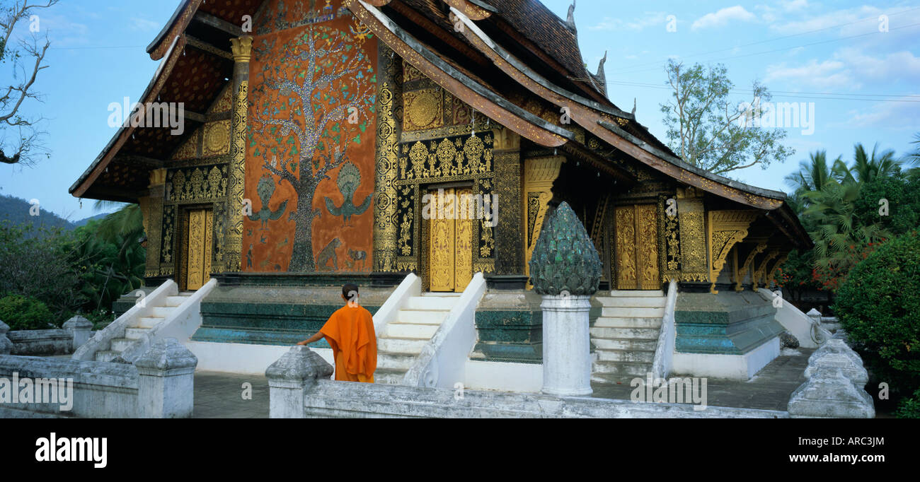 L'architecture de temple Lao classique, Wat Xieng Thong, Luang Prabang, Laos, Indochine, Asie Banque D'Images