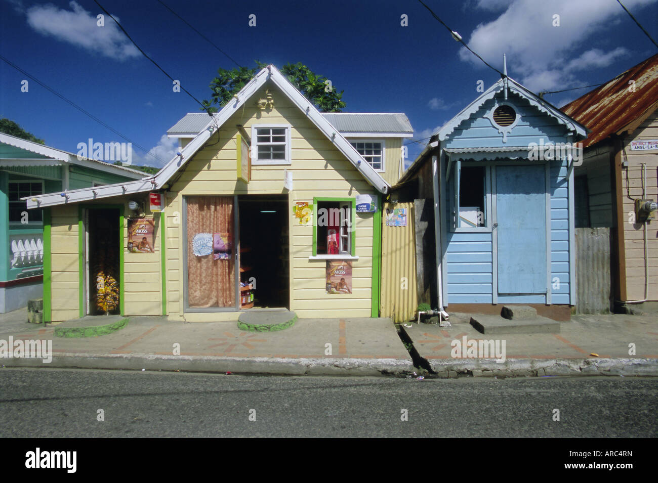 Maisons typiquement caribéen, Sainte-Lucie, îles du Vent, Antilles, Caraïbes, Amérique Centrale Banque D'Images