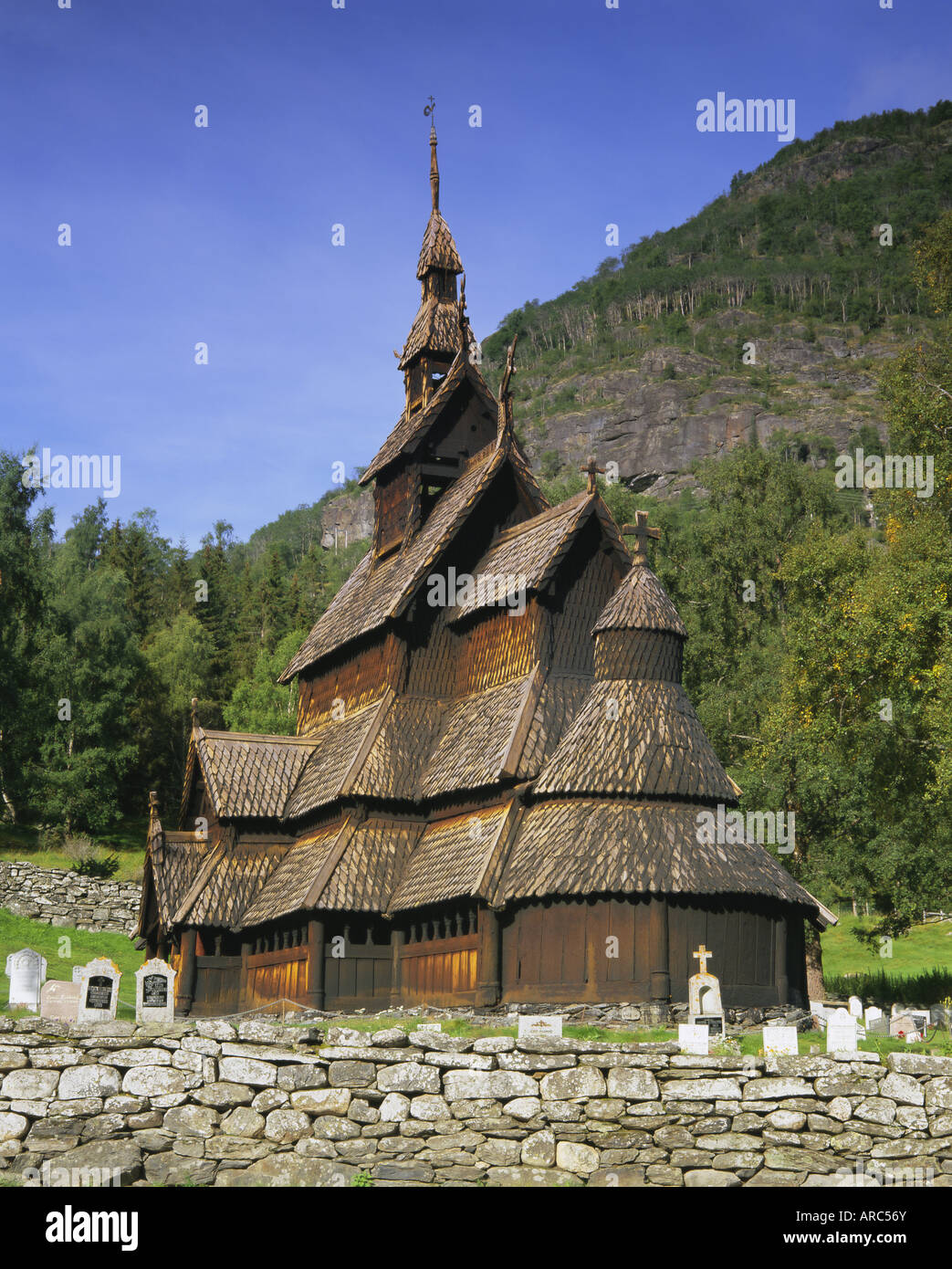 Église Borgund, le mieux préservé d'église du 12e siècle dans le pays, Borgund, Fjords Ouest, Norvège, Scandinavie Banque D'Images