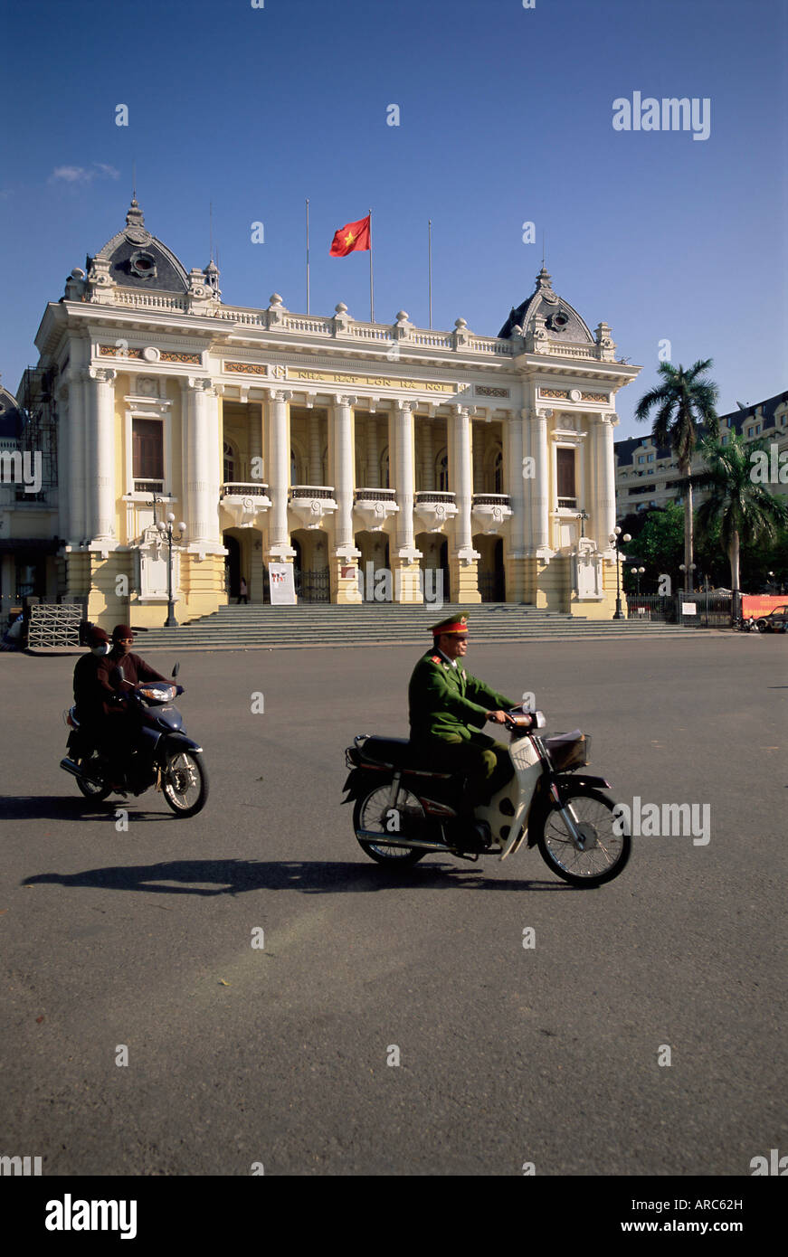 L'extérieur de l'Opéra, Hanoï, Vietnam, Indochine, Asie du Sud-Est, l'Asie Banque D'Images