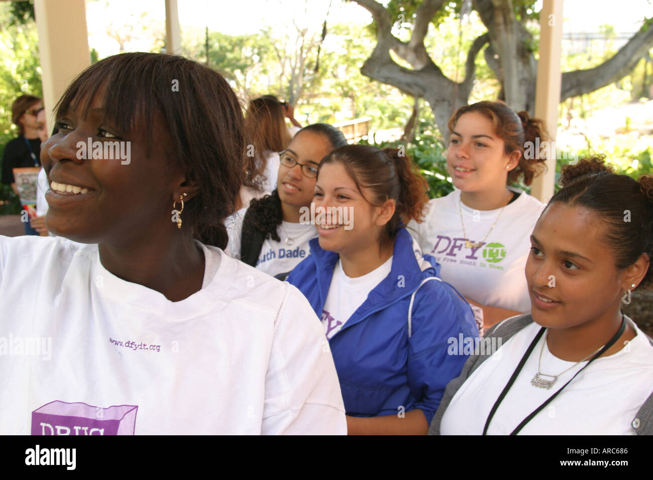 Miami Florida,Parrot Jungle,oiseaux,plumes,vol,Drug Free Youth in Town,DFYIT club,anti addiction organisation à but non lucratif,Drug Free Festival,festival Banque D'Images