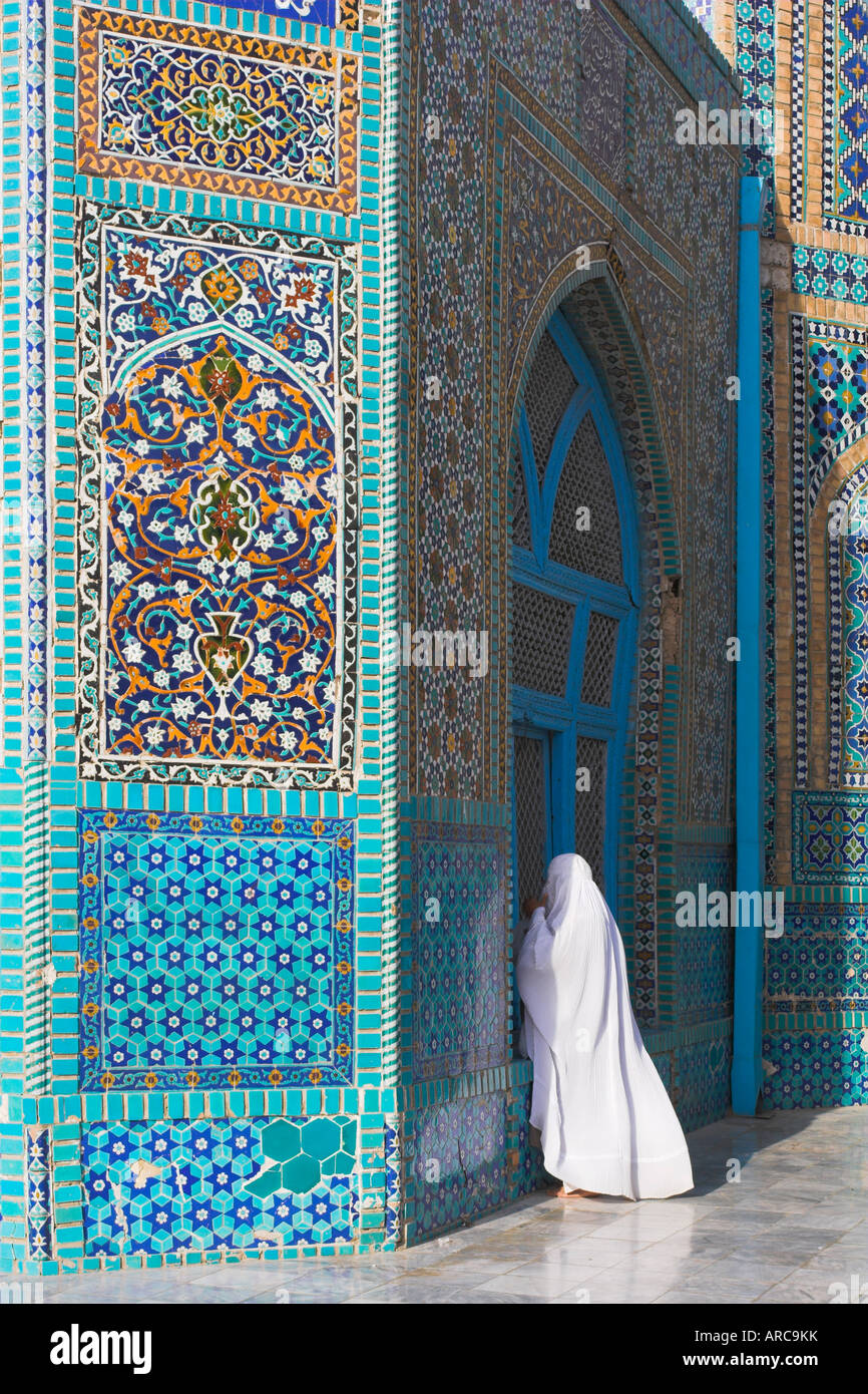 Pèlerin au sanctuaire de Hazrat Ali, Mazar-i-Sharif, Balkh, en Afghanistan, en Asie Banque D'Images