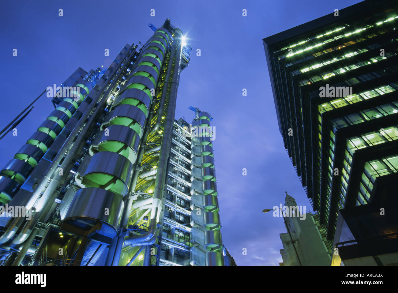 La Lloyds Building at night, City of London, Londres, Angleterre, Royaume-Uni, Europe Banque D'Images