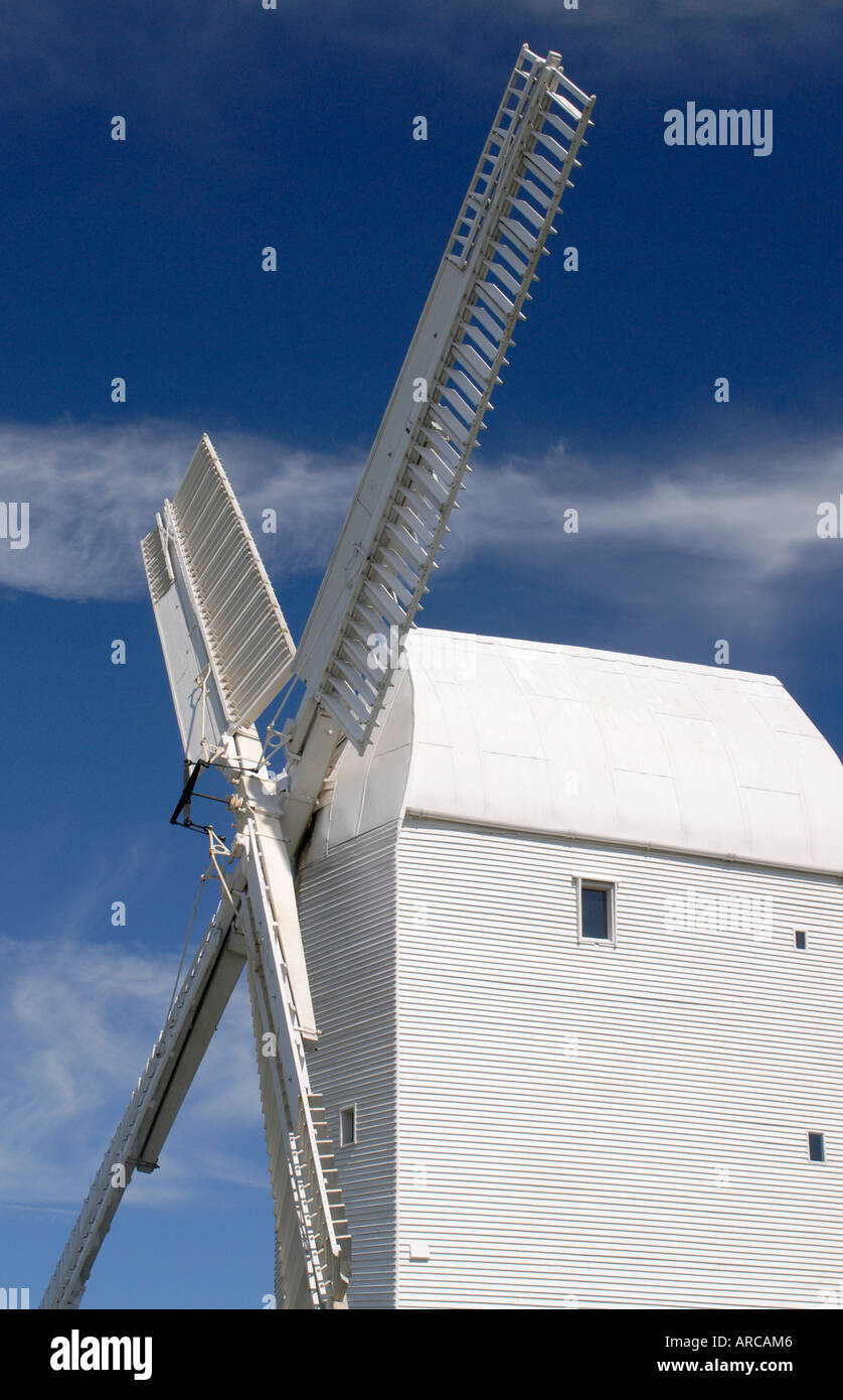 Jill moulin est un moulin à maïs post et a été restauré en état de fonctionnement les socs et mécanisme de volet brevets Banque D'Images