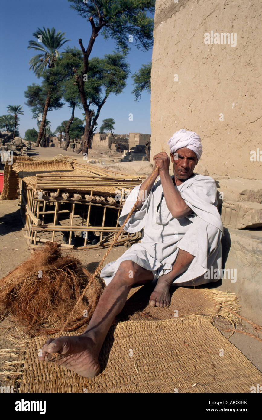 Des villageois, corde d'attache, Tod près de Louxor, Egypte, Afrique du Nord, Afrique Banque D'Images
