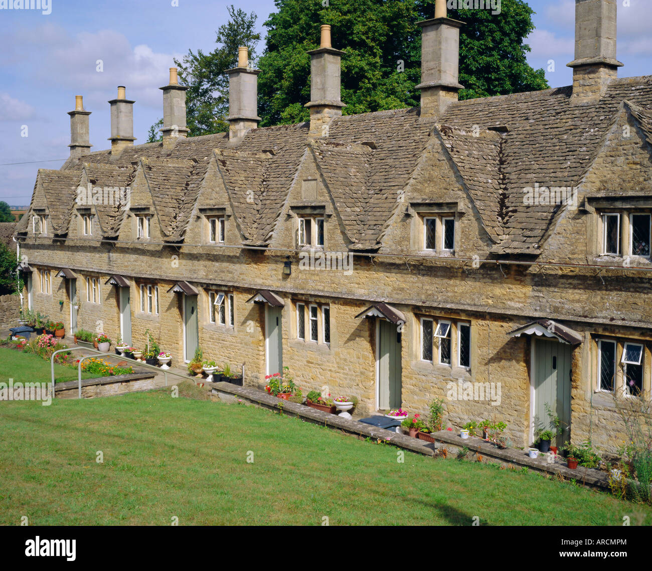 L'aumône, maisons, les Cotswolds Chipping Norton, Oxfordshire, Angleterre Banque D'Images