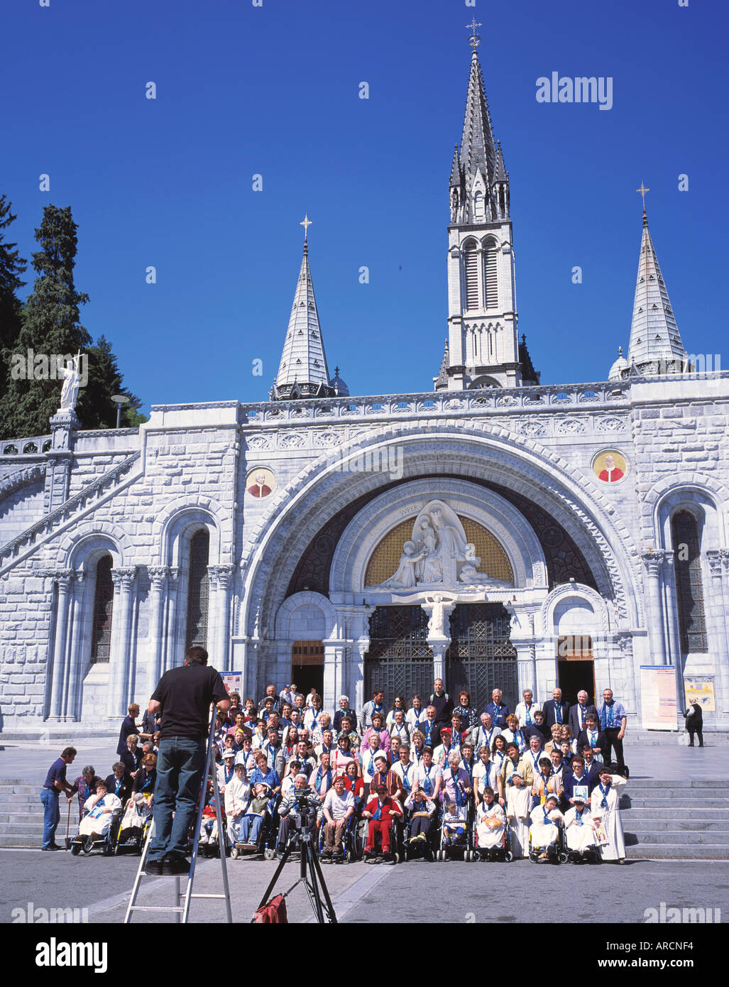 FRANCE MIDI-PYRÉNÉES LOURDES BASILIQUE NOTRE DAME DU ROSAIRE Banque D'Images
