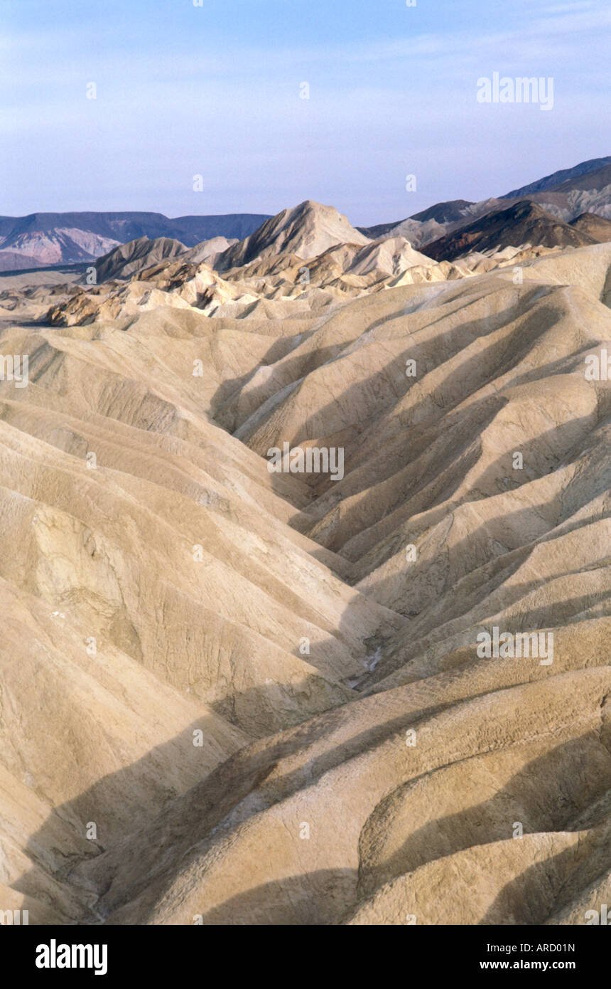 CA Zabriskie Point Death Valley National Park désert montagnes arides de relief désertique sec Banque D'Images