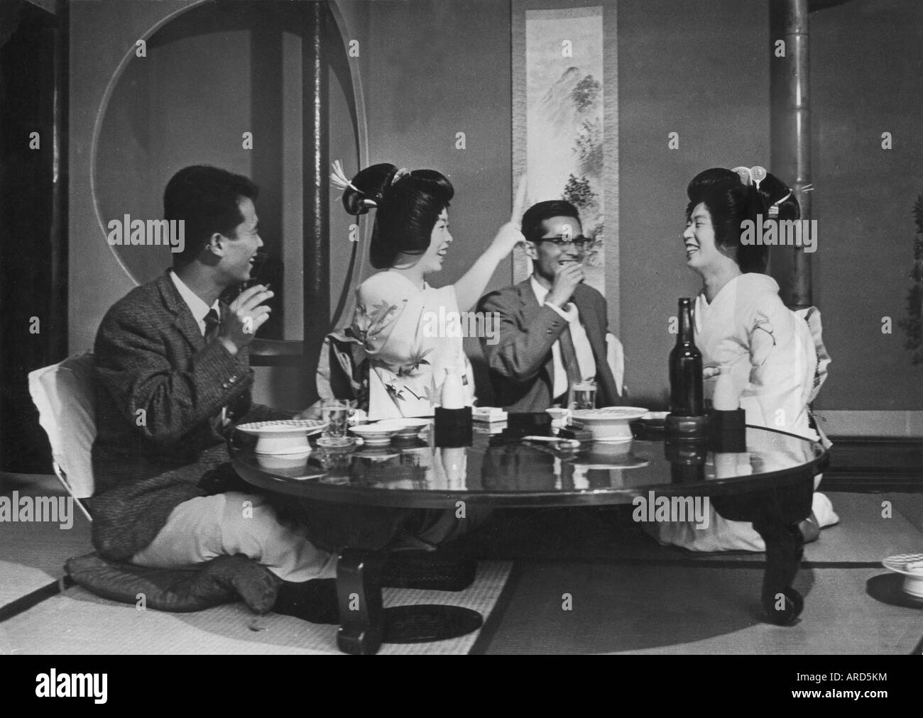 Géographie / voyages, Japon, gens, femmes, geisha avec costeurs, Nagasaki, vers 1960, Banque D'Images