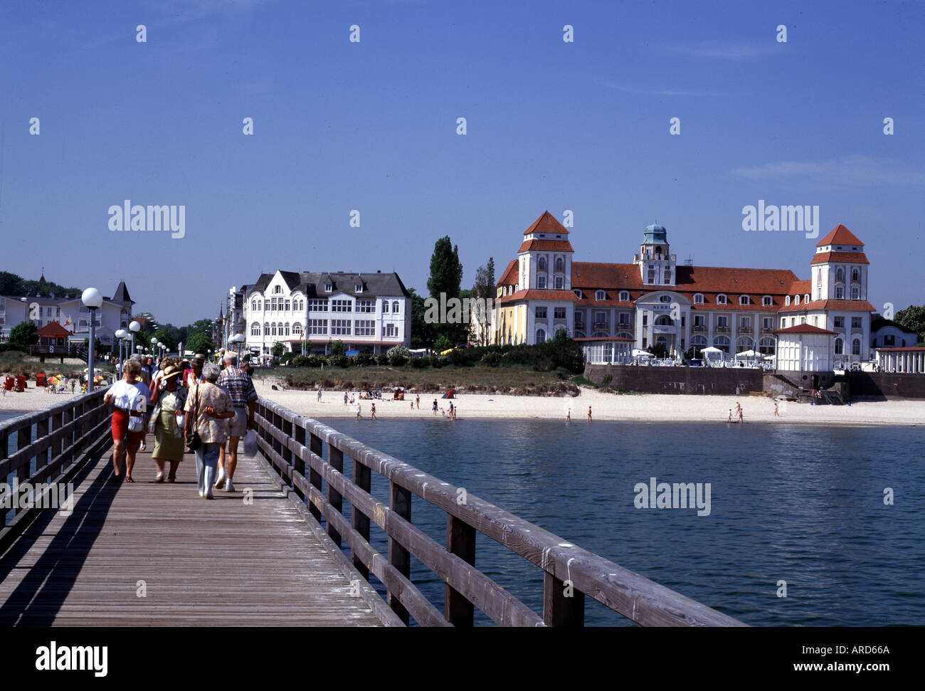 Binz/Rügen, Strand und Kurhaus, Blick von der Seebrücke Banque D'Images