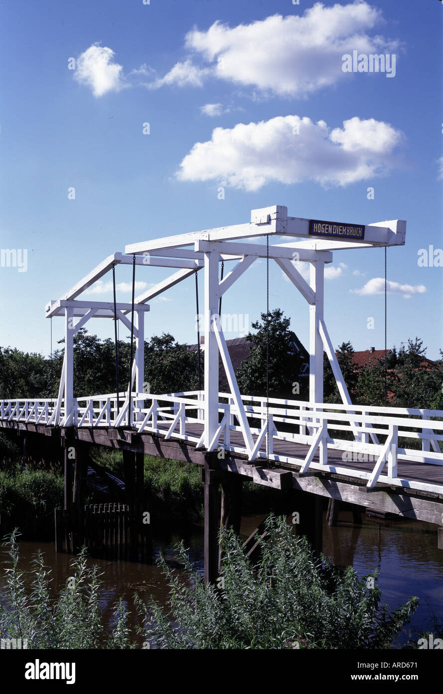 Steinkirchen, Hogendiek-Brücke über die Lühe, Banque D'Images