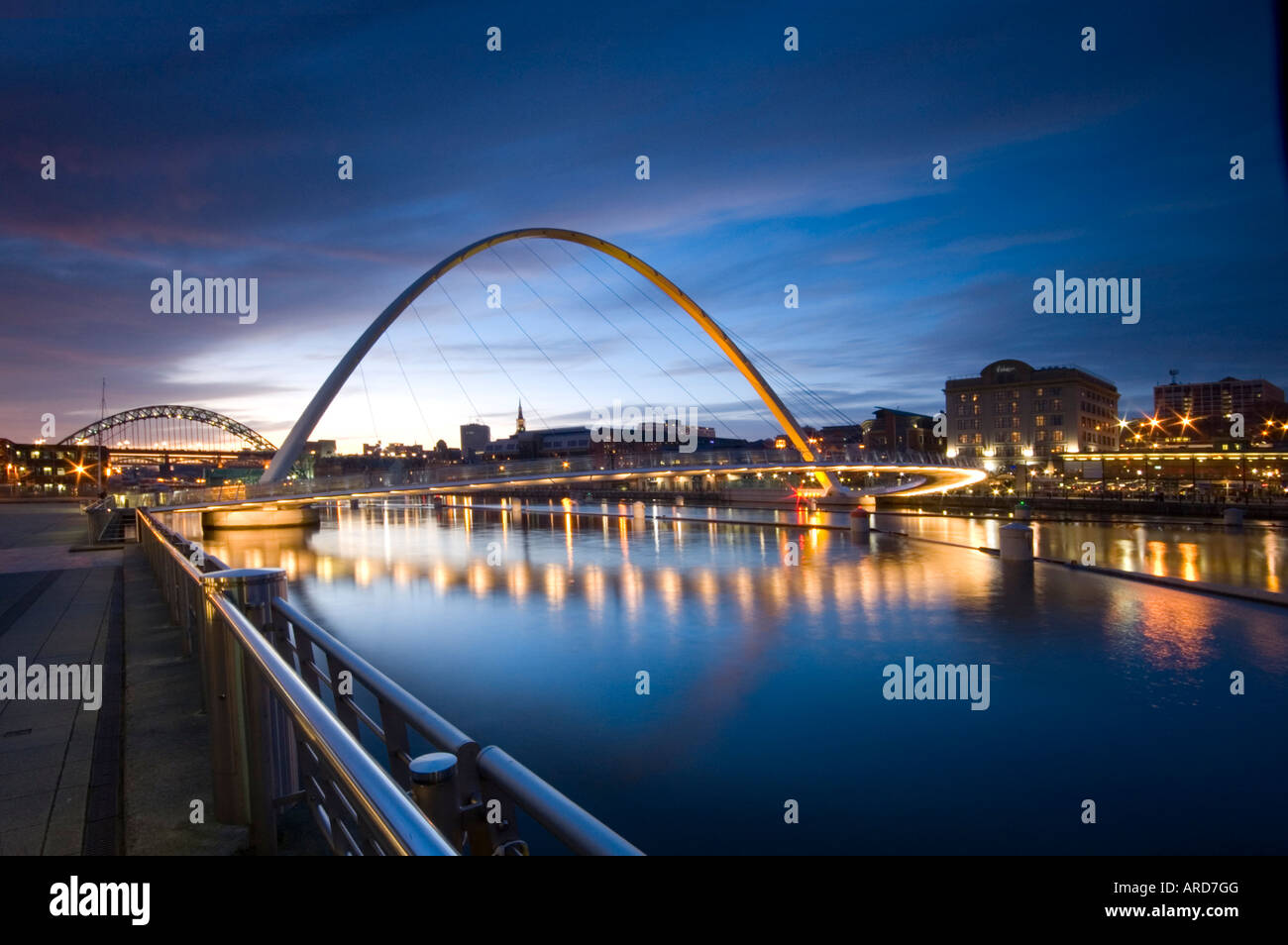 Et Newcastle Gateshead Millenium Bridge Banque D'Images