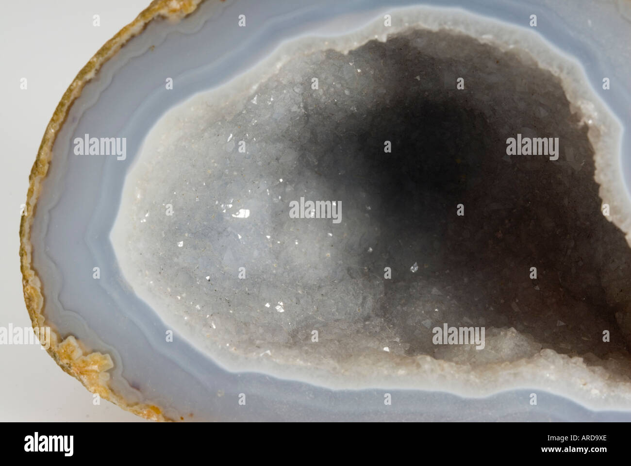 Agate spécimen minéral gourd avec crystalline centre creux Banque D'Images