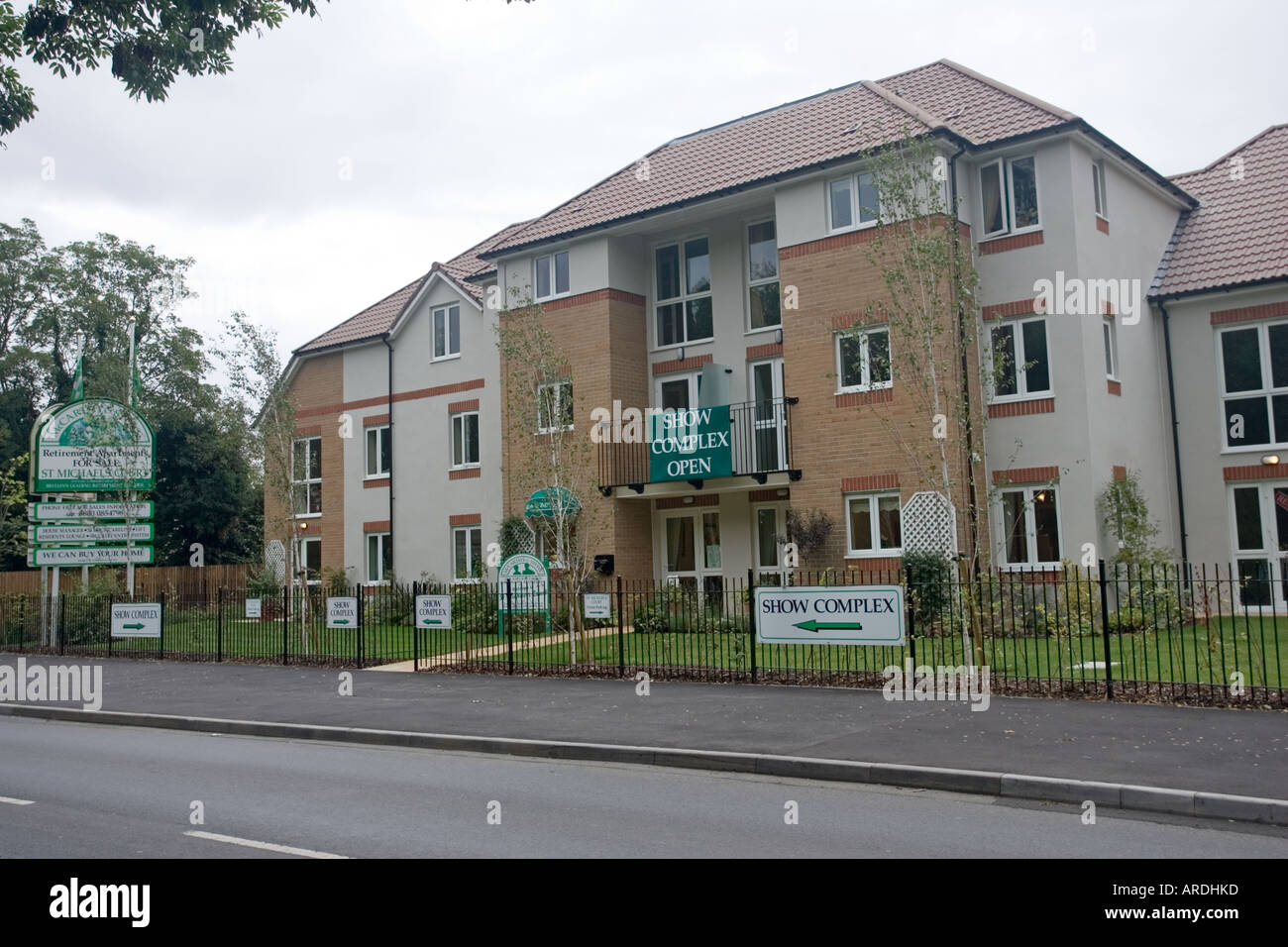 Nouveau bloc d'appartements à vendre à la retraite à St Michaels UK Cleeve Évêques Cour Banque D'Images