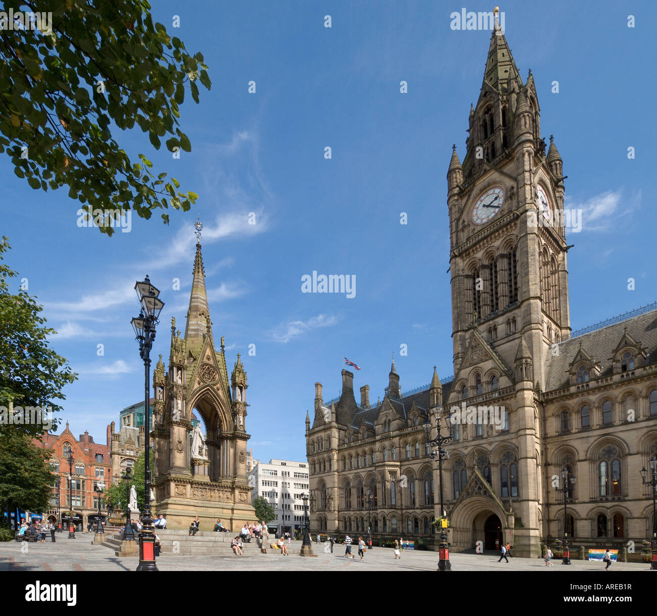 En Angleterre, Manchester, l'hôtel de ville et de l'Albert Memorial, Albert Square Banque D'Images