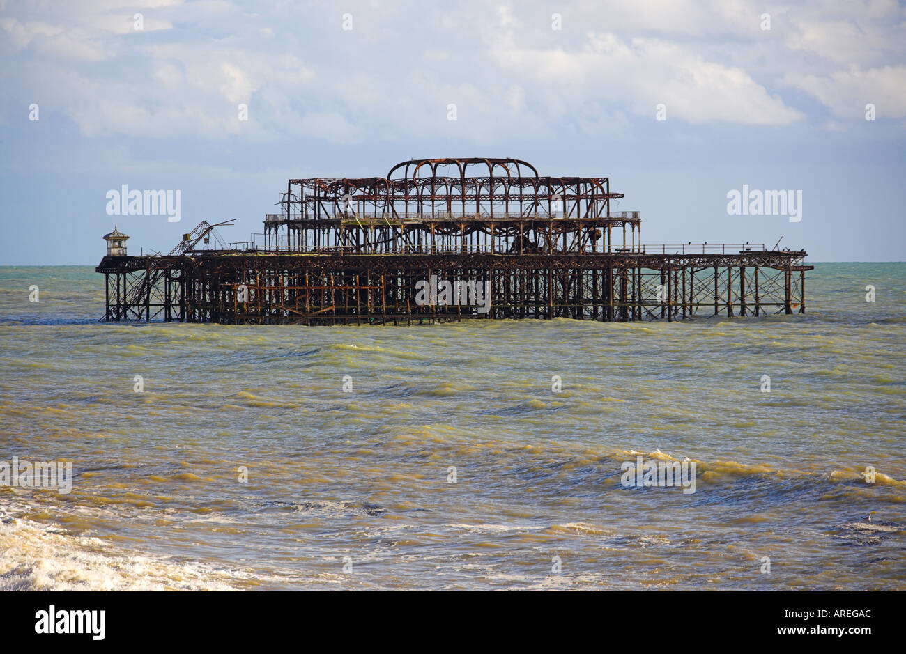 L'ancienne jetée de Brighton détruit par un incendie Banque D'Images