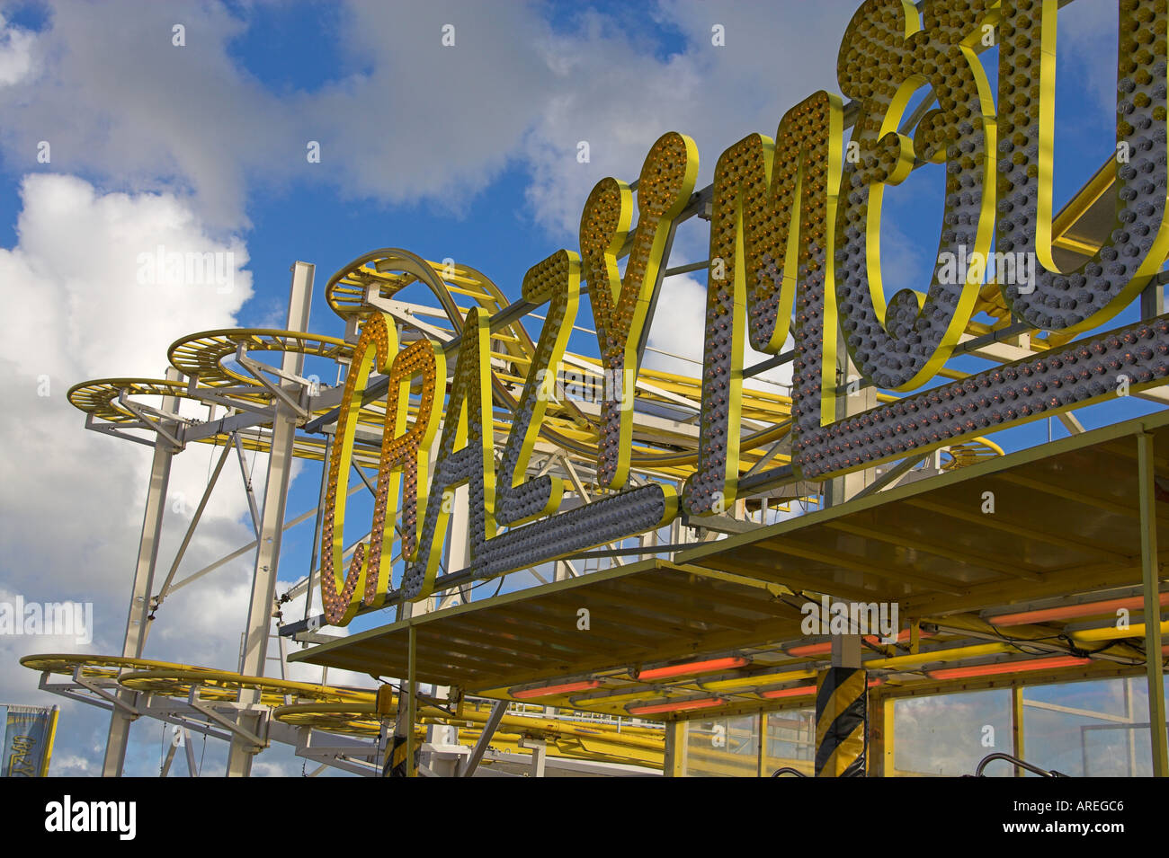 Crazy Mouse Fairground Ride, jetée de Brighton, Sussex Banque D'Images