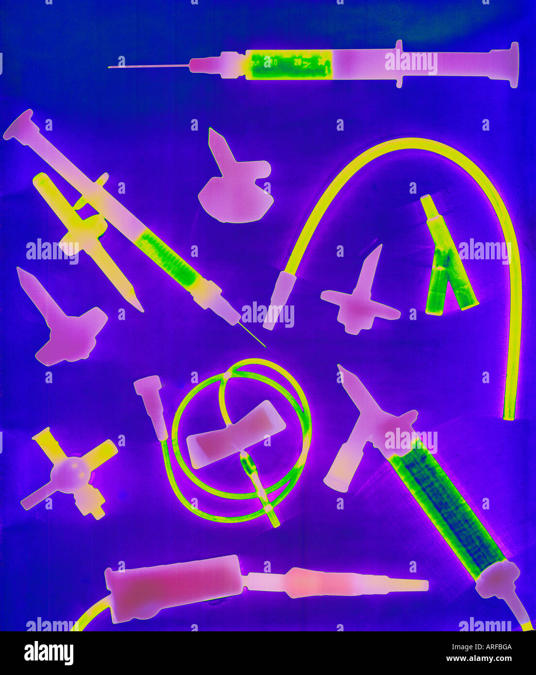 Instruments médicaux divers tubes périphériques hypodermic needle Banque D'Images