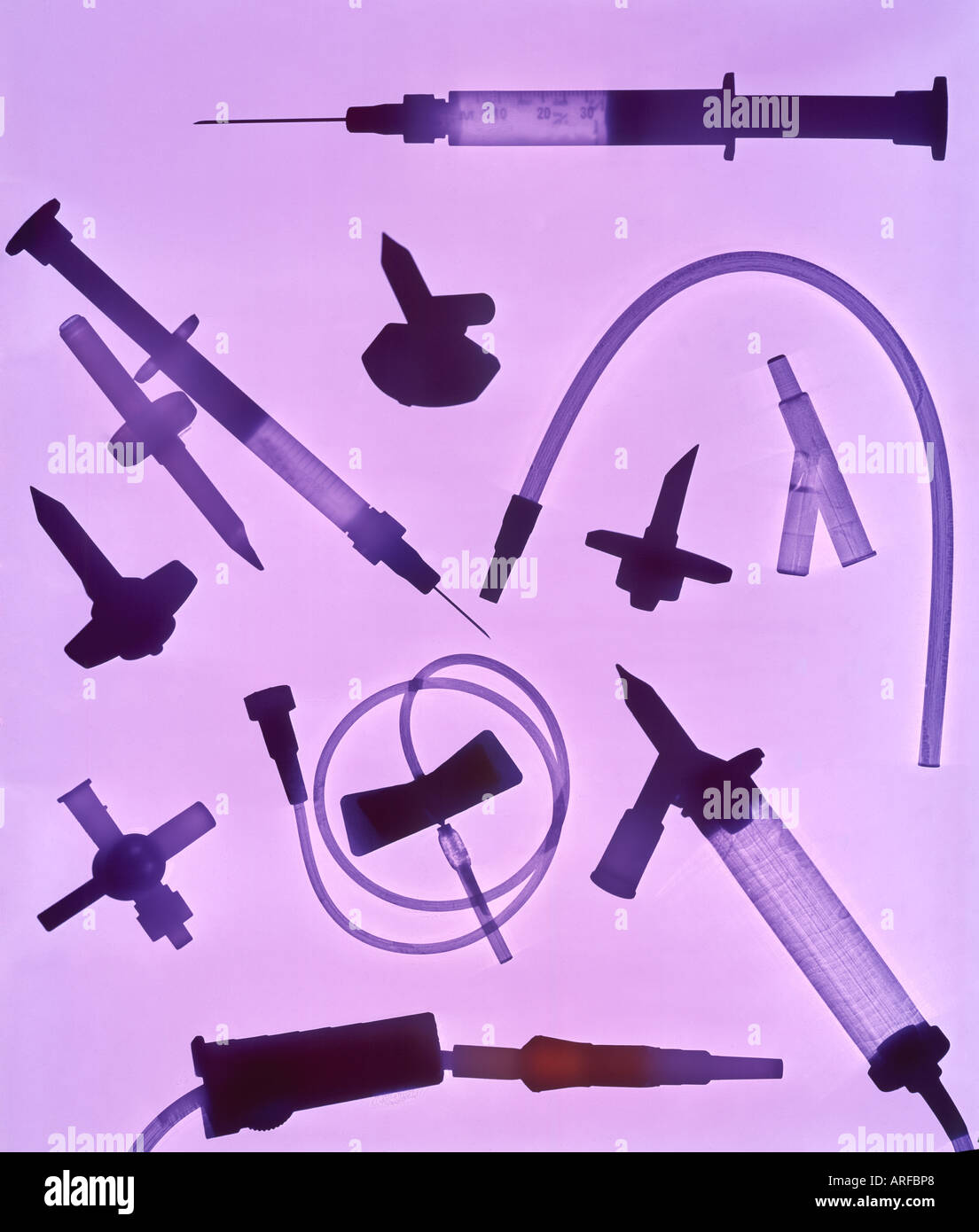 Instruments médicaux divers tubes périphériques hypodermic needle Banque D'Images