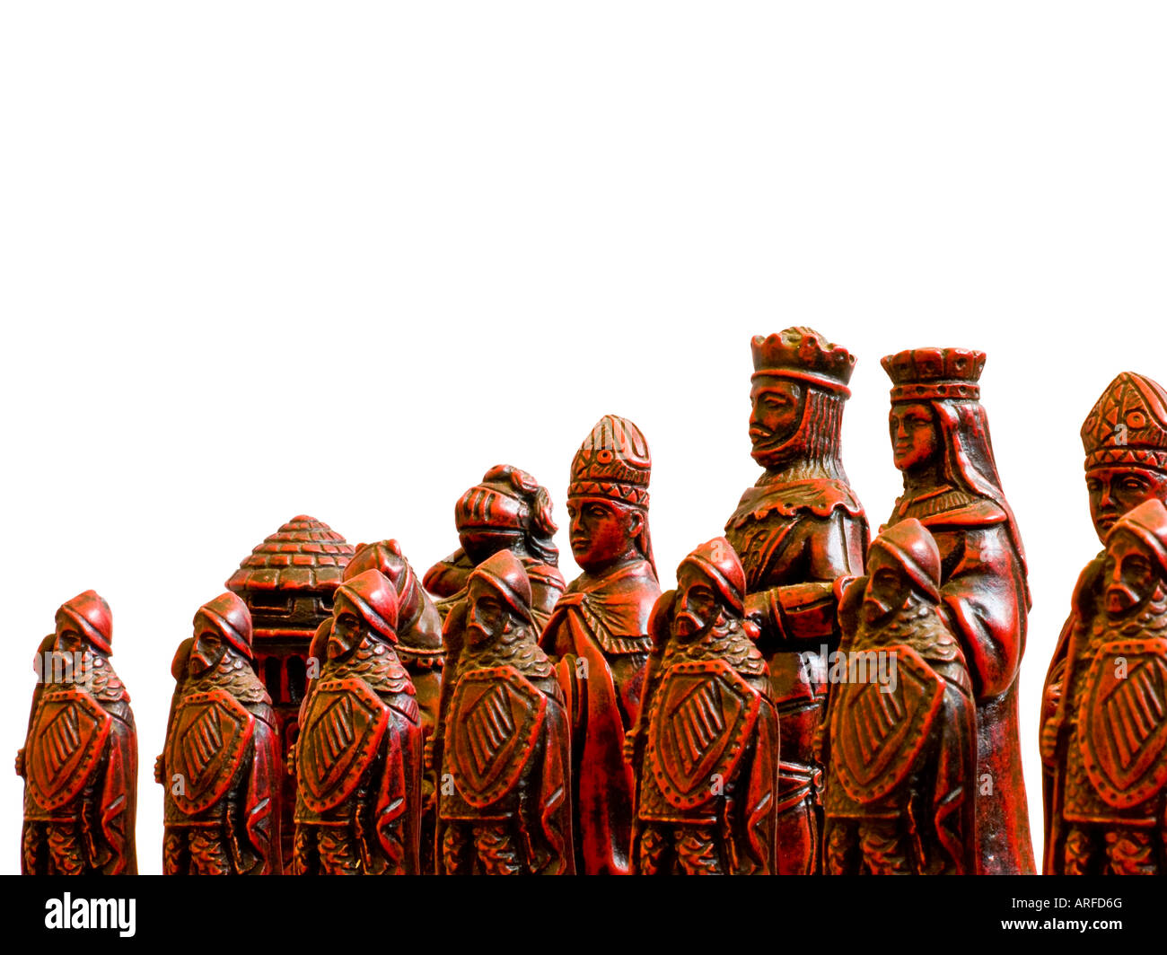 Pièces des échecs rouge en photo sur un fond blanc. Banque D'Images