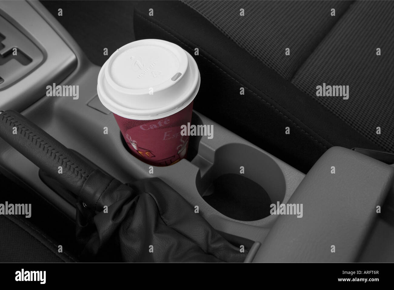 2008 Subaru Forester 2.5 Sport X en rouge - Support de tasse avec Prop Banque D'Images