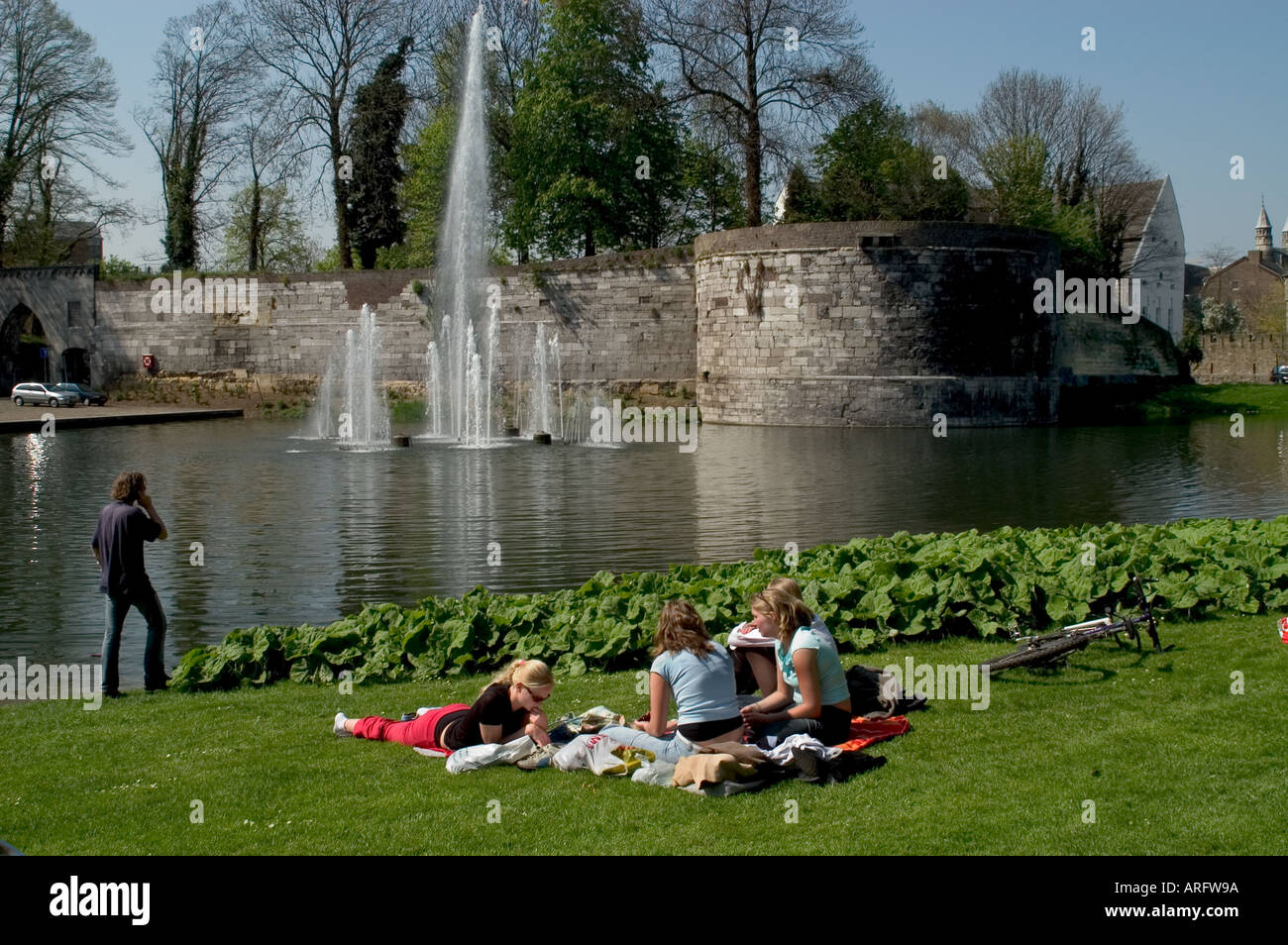 Pays-bas Maastricht Limburg town city wall Banque D'Images