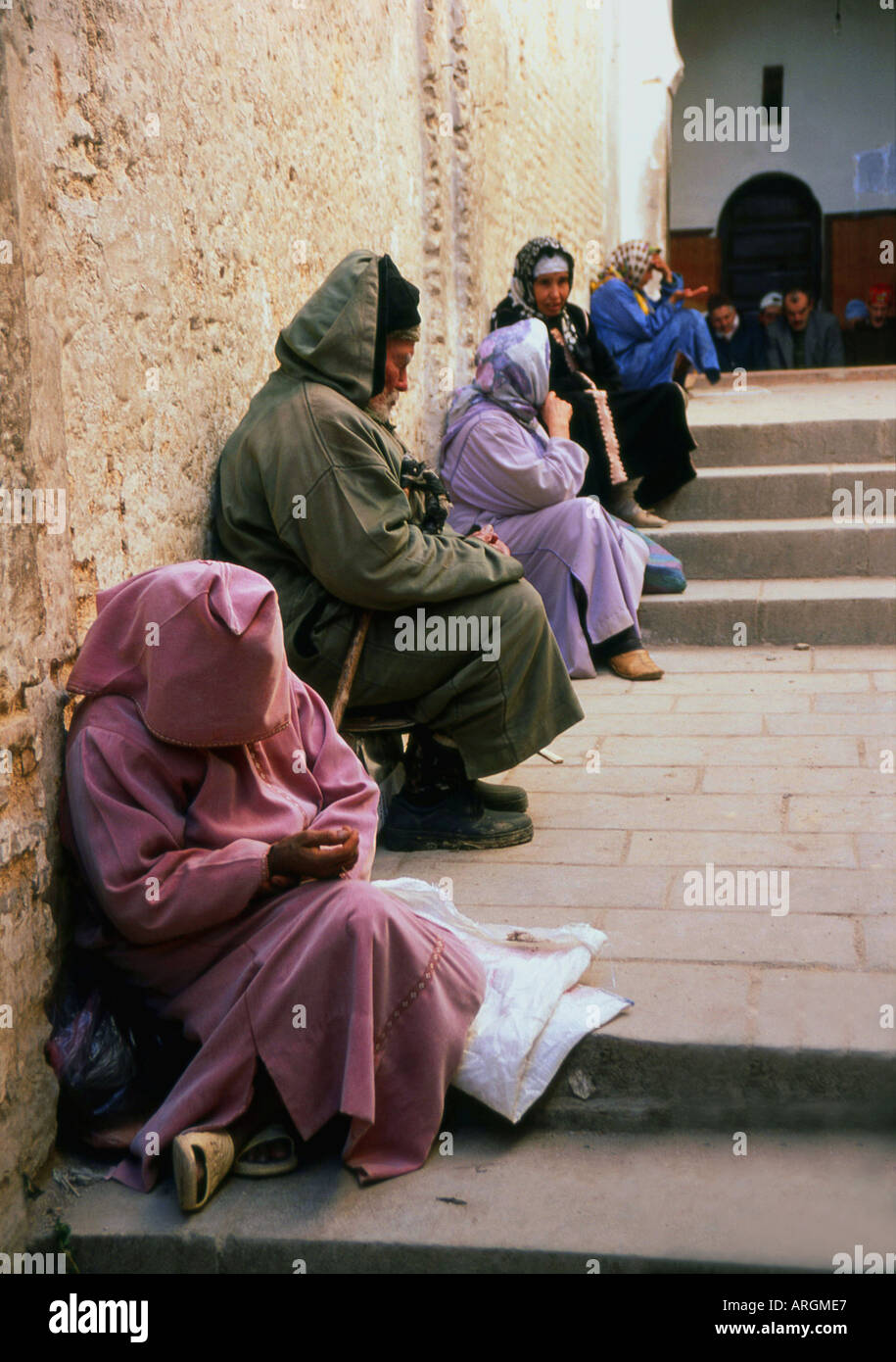 La vie de la rue Fes el Bali l'ancienne médina Fès Fès-Boulemane du nord du Maroc Afrique du Nord marocain Banque D'Images