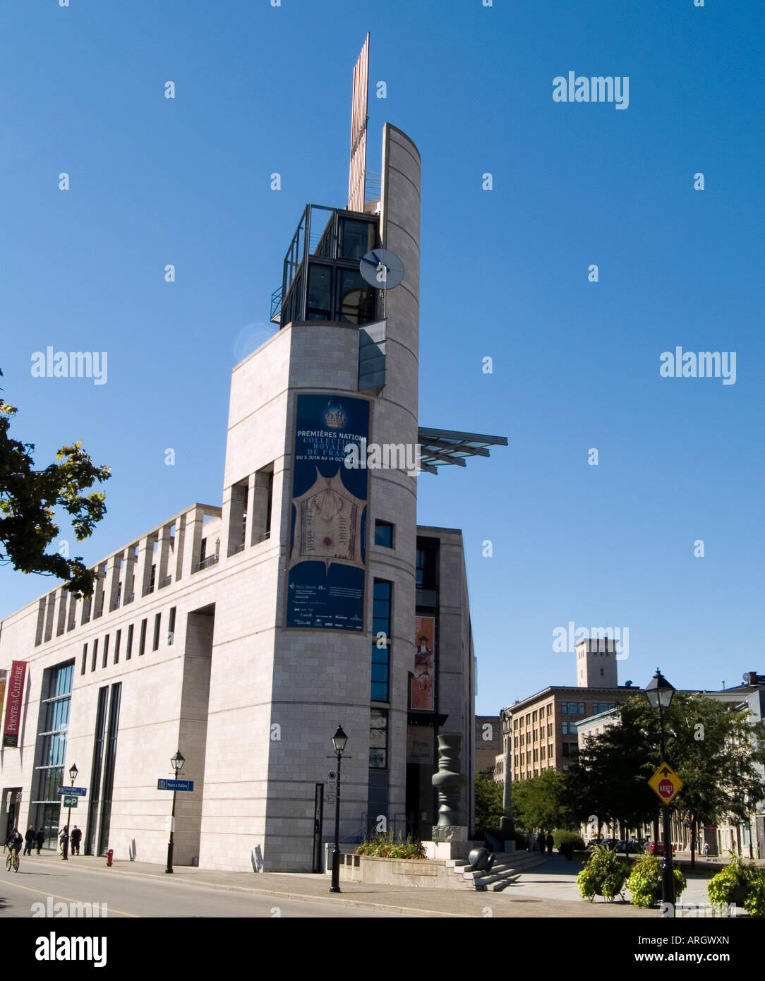 La Pointe a Calliere Musée archéologique sur la Rue de la commune dans le Vieux Montréal, Québec Canada Banque D'Images