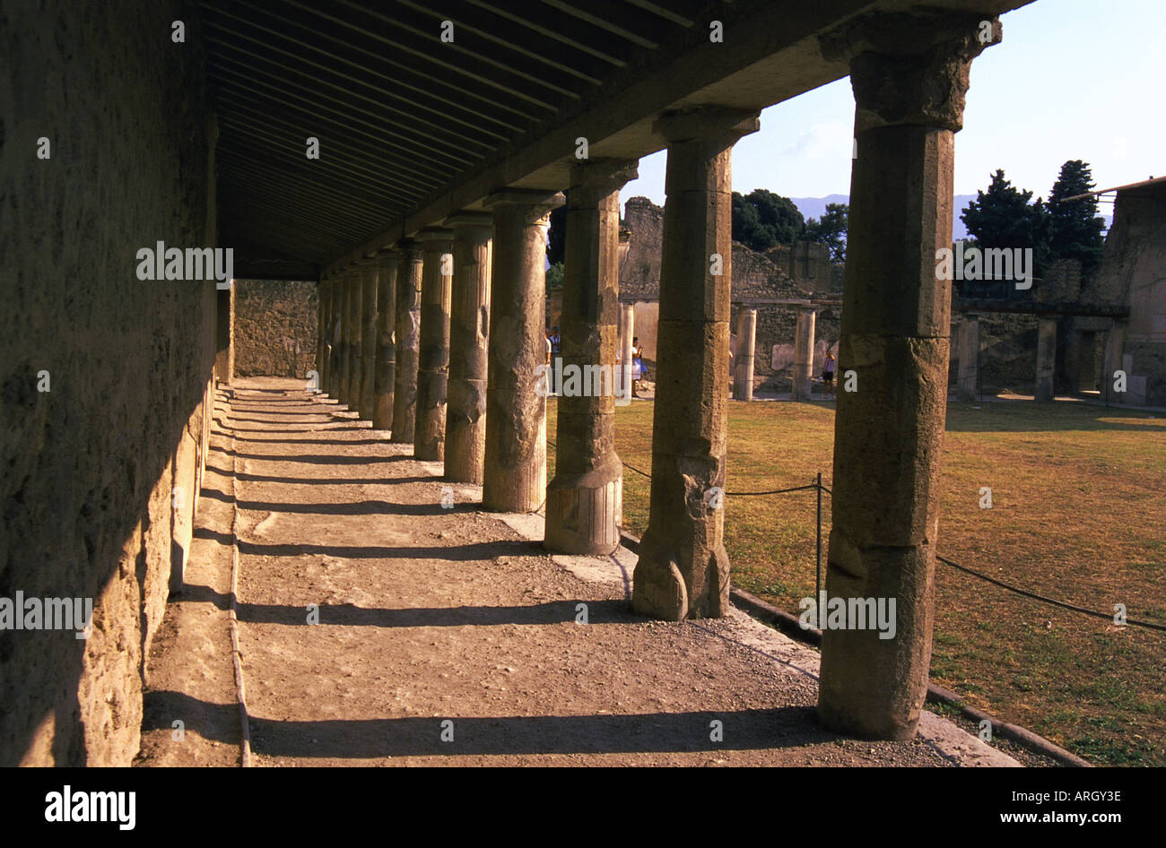Vue caractéristique de ruines d'Herculanum Pompei Scavi Naples Napoli Campania Italie péninsule Italienne Italia Europe Banque D'Images