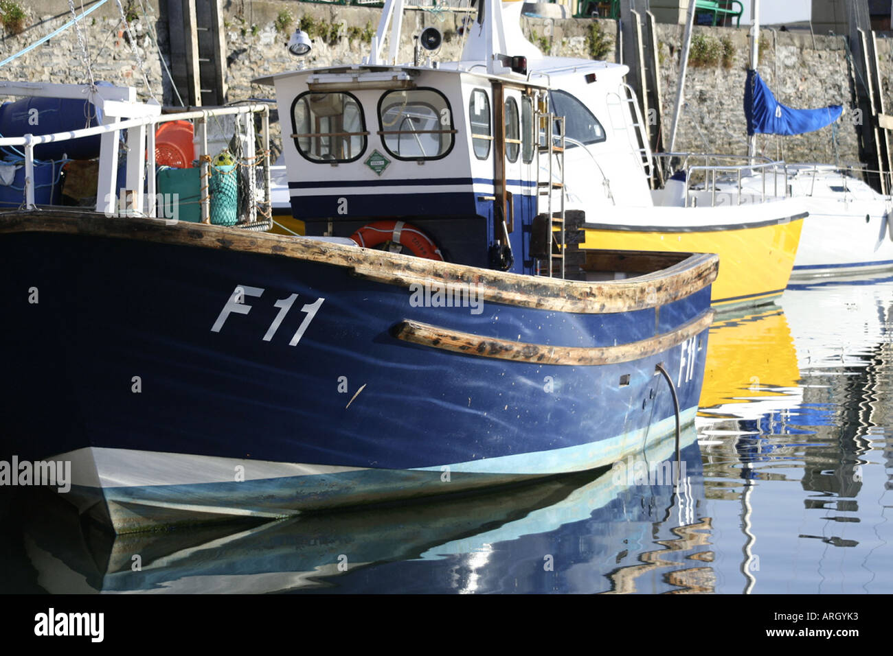 Bateaux de pêche dans le port de Padstow Banque D'Images