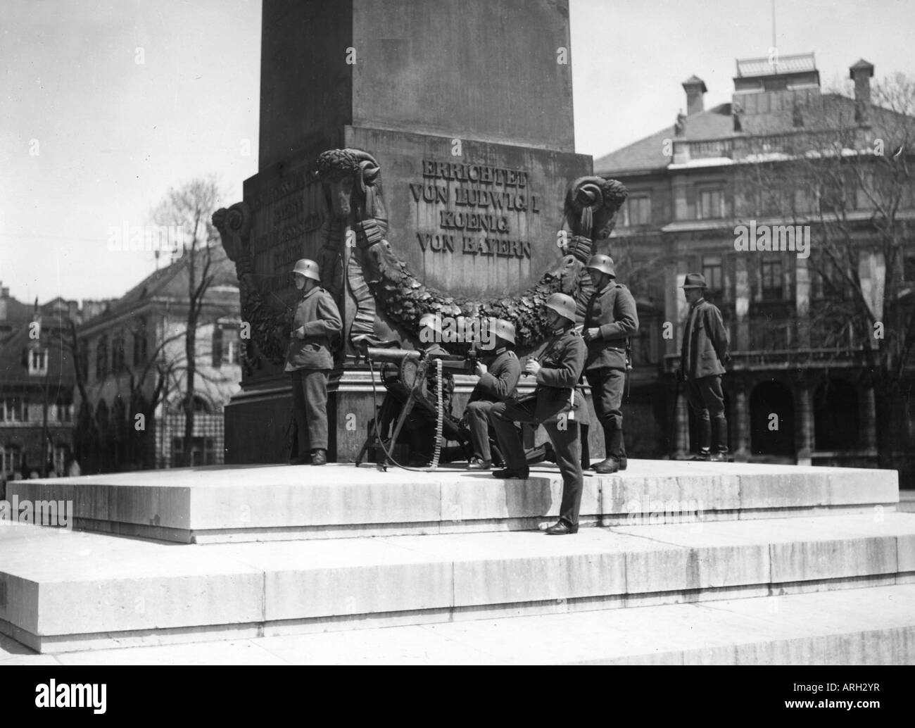 Géographie et voyages, l'Allemagne, de la politique, de la révolution en Bavière 7.11.1918 - 3.5.1919, surpression, sentry de troupes gouvernementales avec Banque D'Images Géographie et voyages, l'Allemagne, de la politique, de la révolution en Bavière 7.11.1918 - 3.5.1919, surpression, sentry de troupes gouvernementales avec Banque D'Images