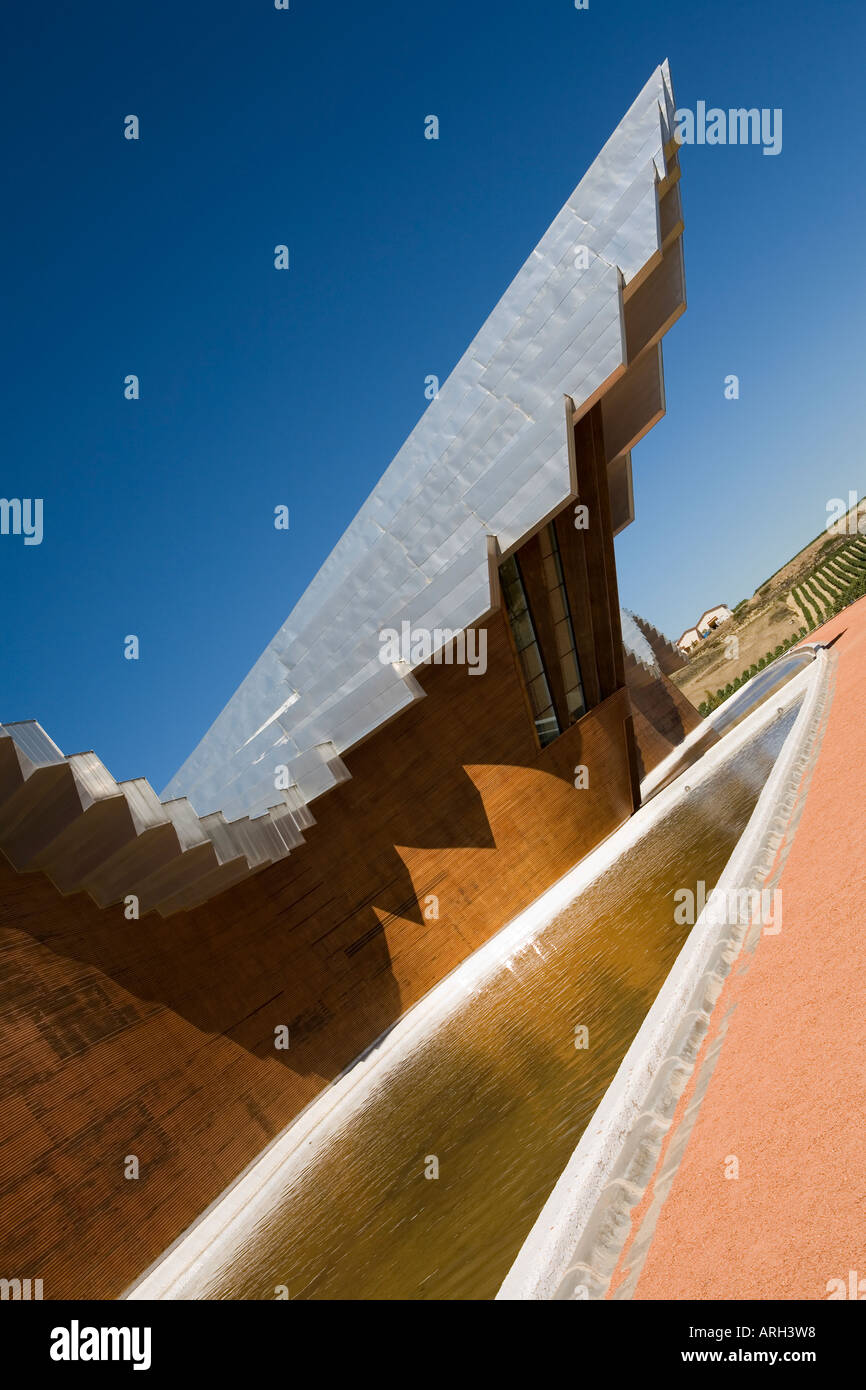 La bodega Ysios en La Rioja, Espagne. Conçue par Santiago Calatrava Banque D'Images