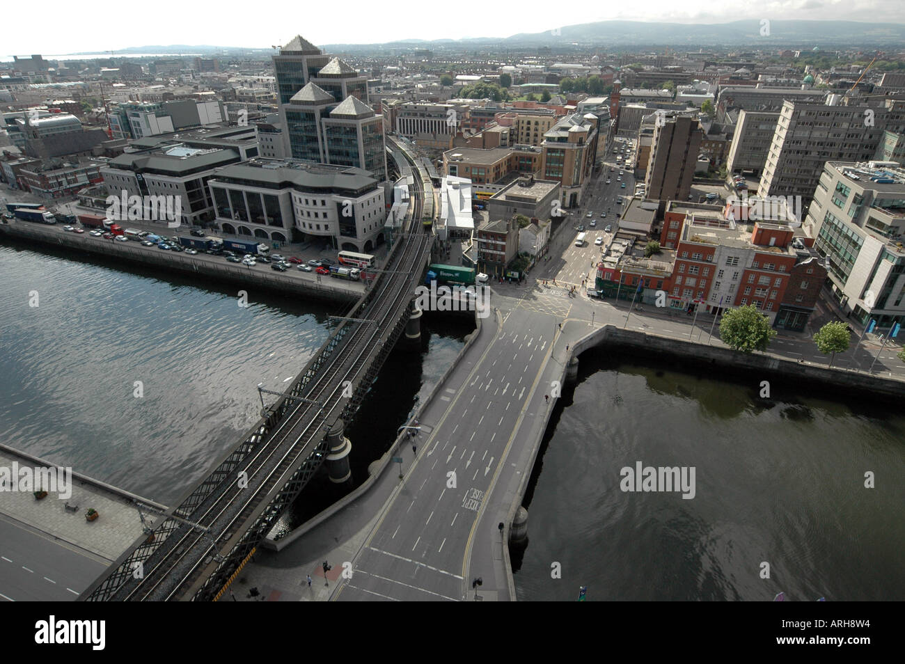 Une vue aérienne de la ville de Dublin en Irlande. Ici vous pouvez voir O'Connell Bridge. Banque D'Images