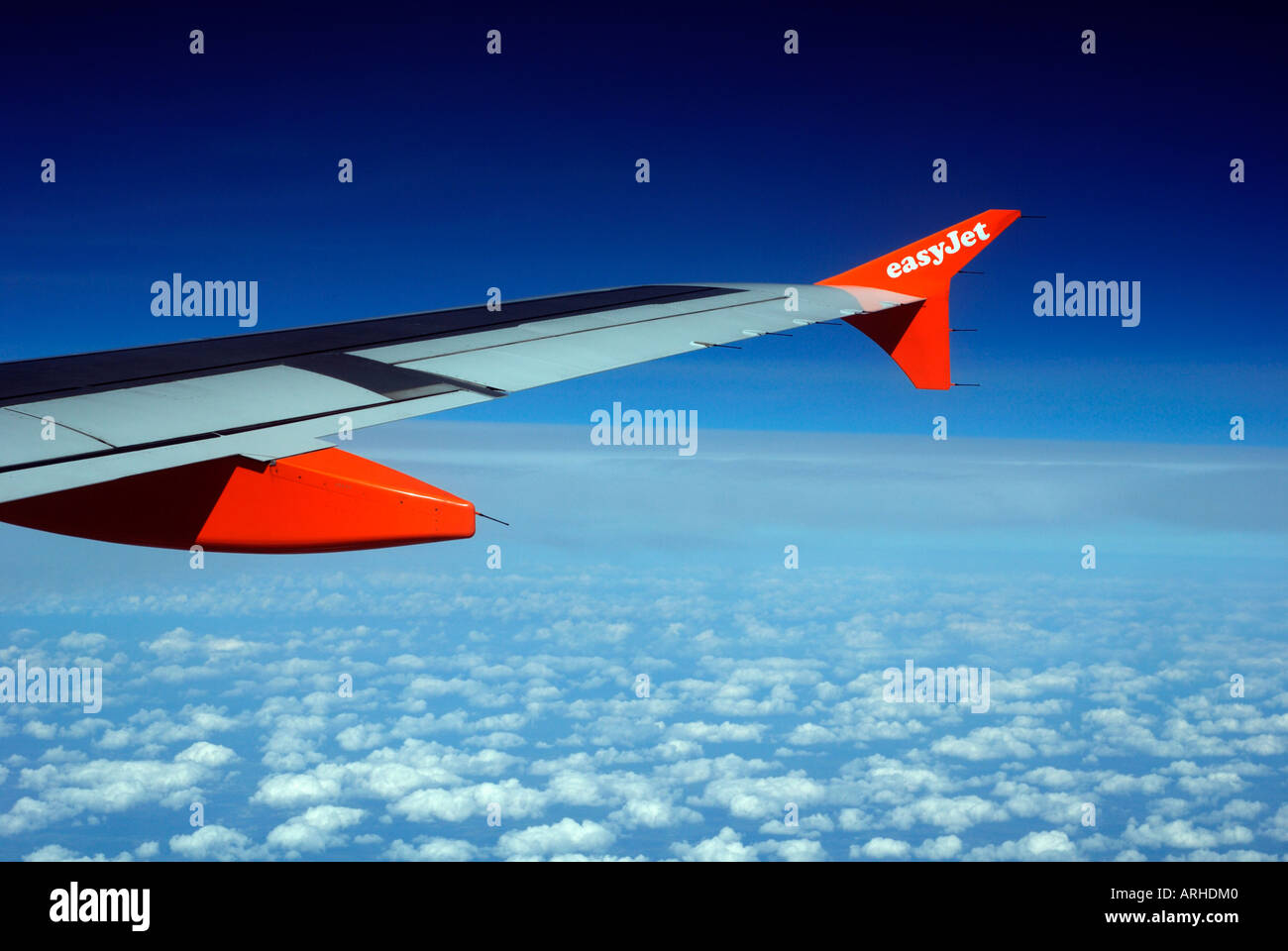 Au-dessus de la mer Méditerranée d'un Airbus A319 appartenant à Easyjet à hauteur de croisière Banque D'Images