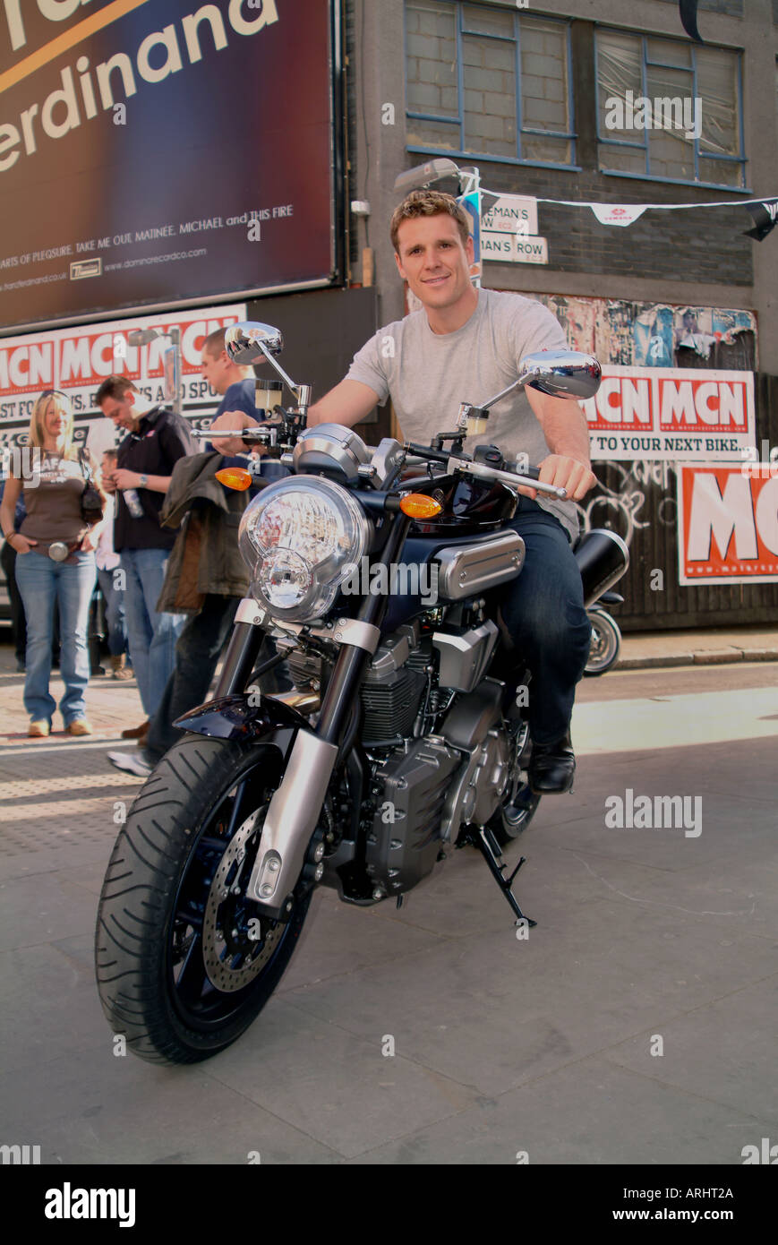 JAMES CRACKNELL DÉTENTEUR DU RECORD DU MONDE ET DOUBLE MÉDAILLÉ D'or aux JEUX OLYMPIQUES D'ATHÈNES 2005 Juillet 2005 LONDRES Banque D'Images