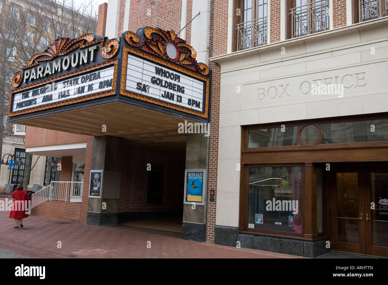 Le rénové théâtre Paramount a porté haut actes à Charlottesville puisqu'il s réouverture en décembre 2004 Banque D'Images