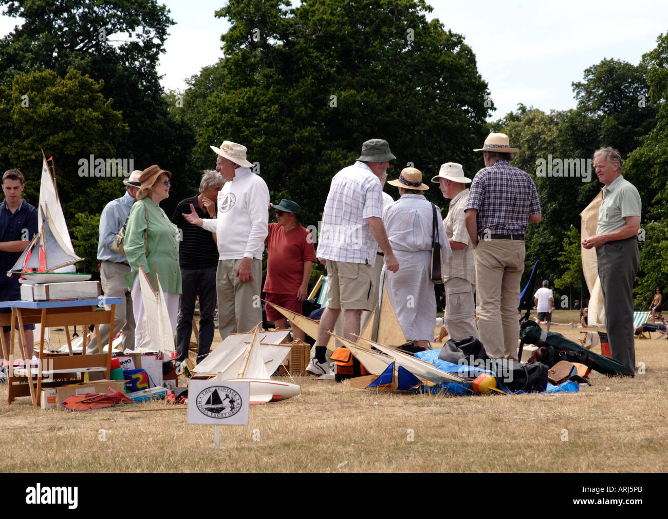 Vintage model yacht club réunion à Kensington Gardens Londres Été 2006 Banque D'Images