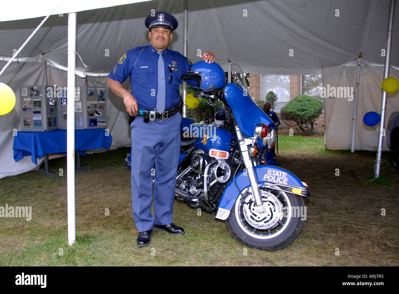 Michigan State Police policier à moto participer avec juste de l'État du Michigan s'est tenue à Detroit Michigan MI Banque D'Images