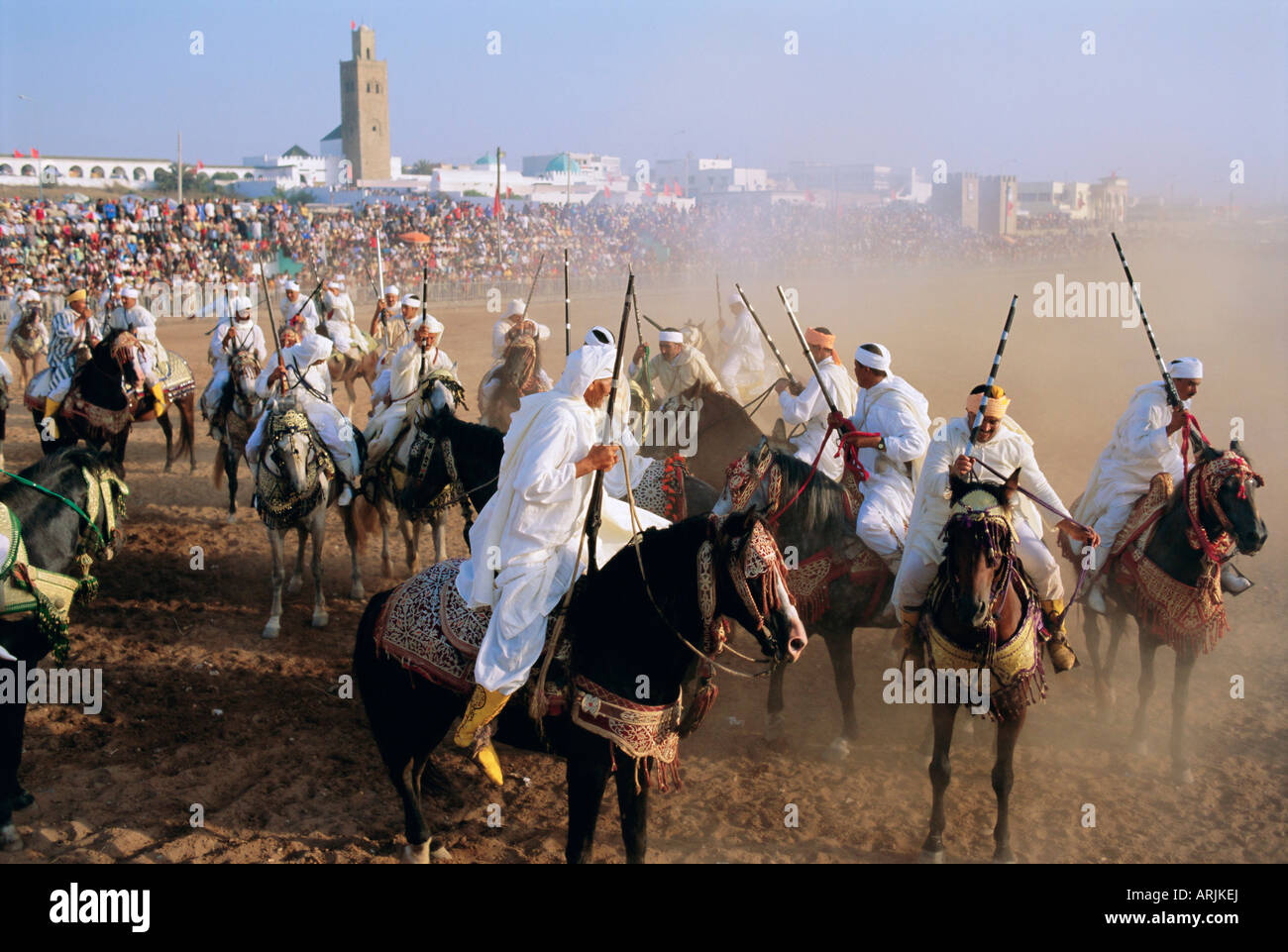 Fantasia pour le moussem (festival) de Moulay Abdallah, El Jadida, Maroc, Afrique Banque D'Images