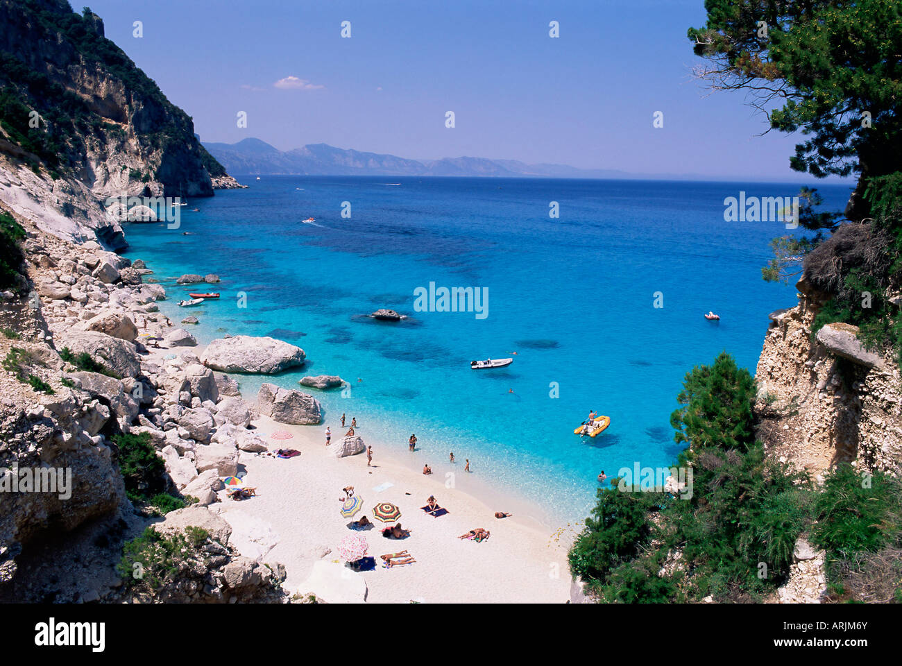 Bay et plage, Cala Goloritze, Cala Gonone, Golfe d'Orosei Golfe d'Orosei, sur la côte est, l'île de Sardaigne, Italie Banque D'Images