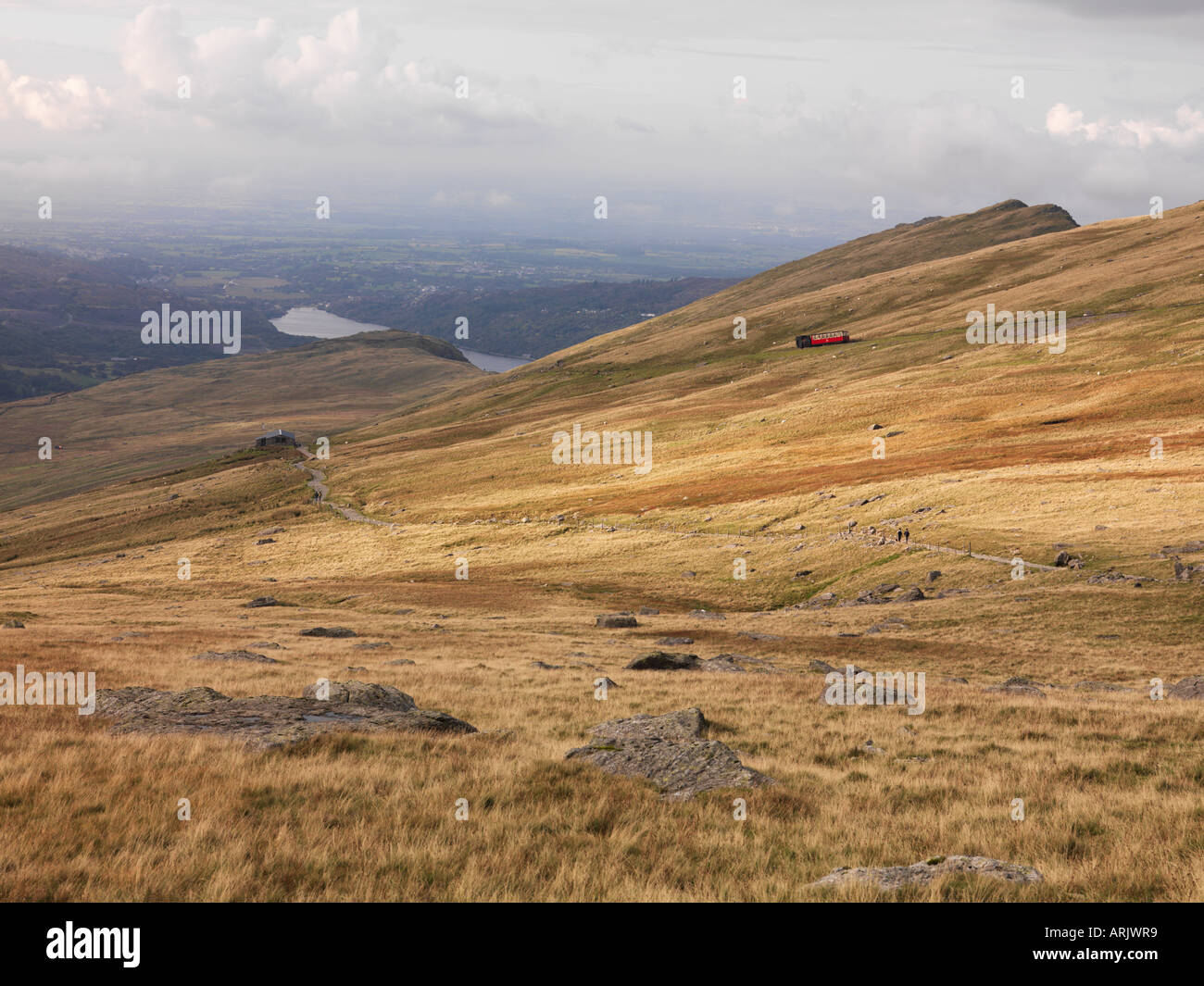 Train à vapeur à crémaillère et pignon sur Snowdon Mountain Railway, à l'été 2006. Banque D'Images