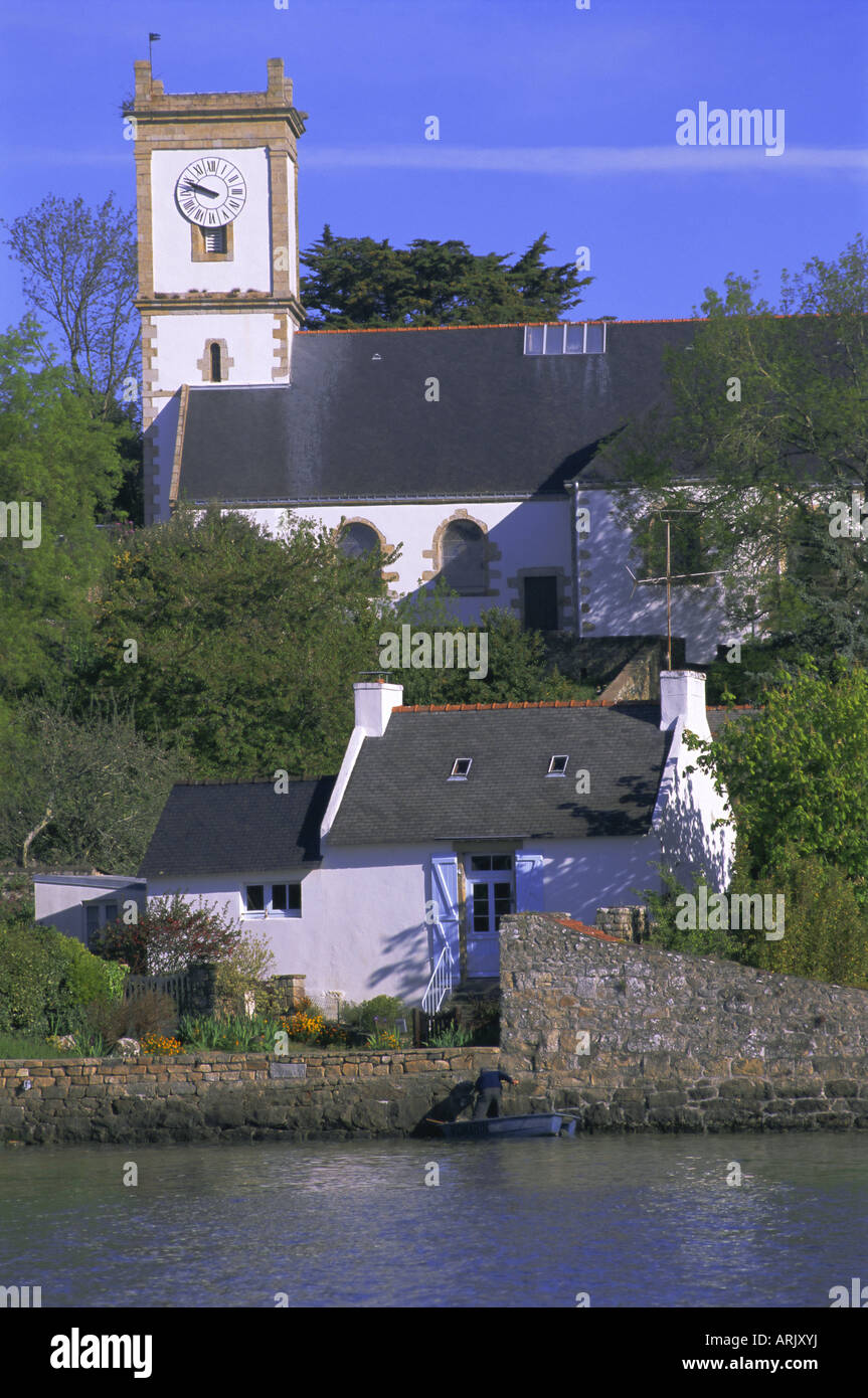Eglise et maison de bourg de Locmiquel, Ile-aux-Moines, Golfe du Morbihan (Golfe du Morbihan), îles bretonnes, Bretagne, France Banque D'Images