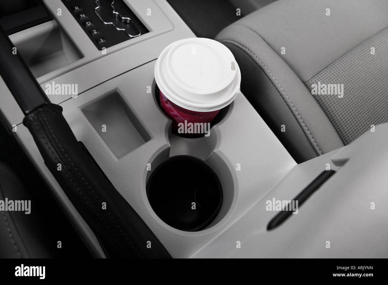 Jeep Liberty 2008 Sport en rouge - Support de tasse avec Prop Banque D'Images