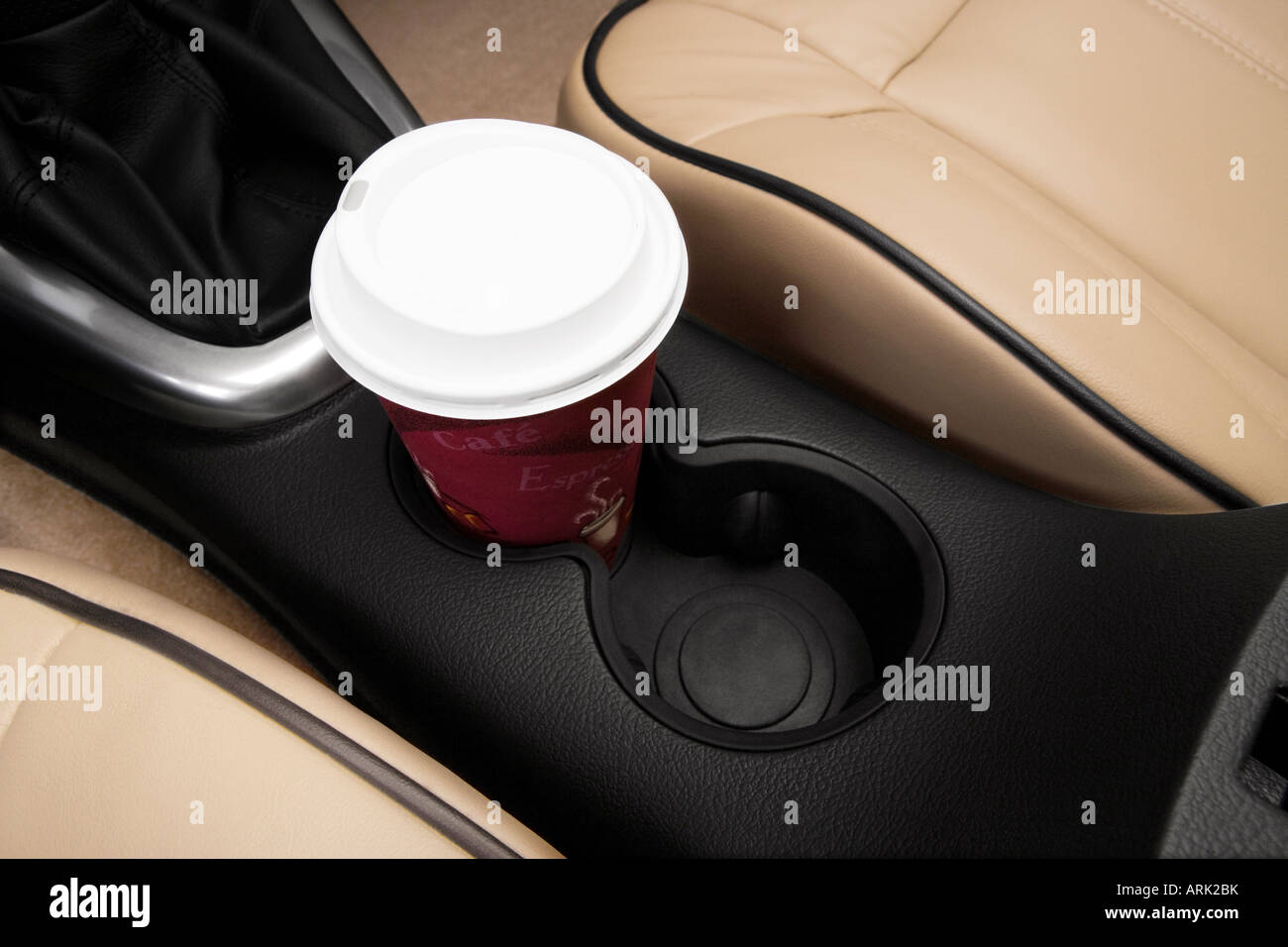 2008 Hummer H3 x en rouge - Support de tasse avec Prop Banque D'Images