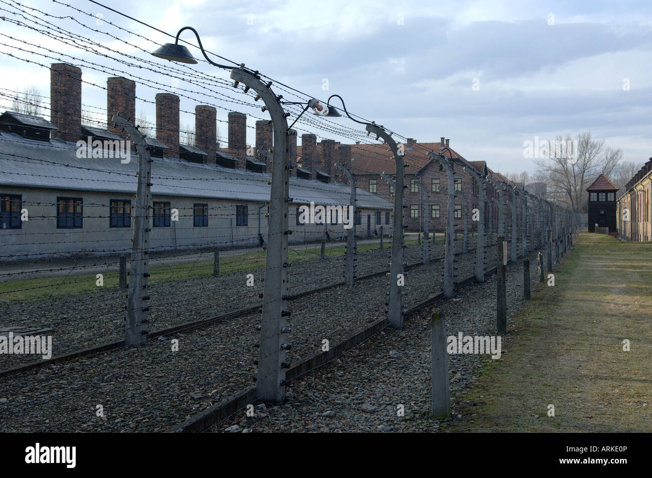 Clôture électrique et bloc de cuisine Auschwitz Banque D'Images
