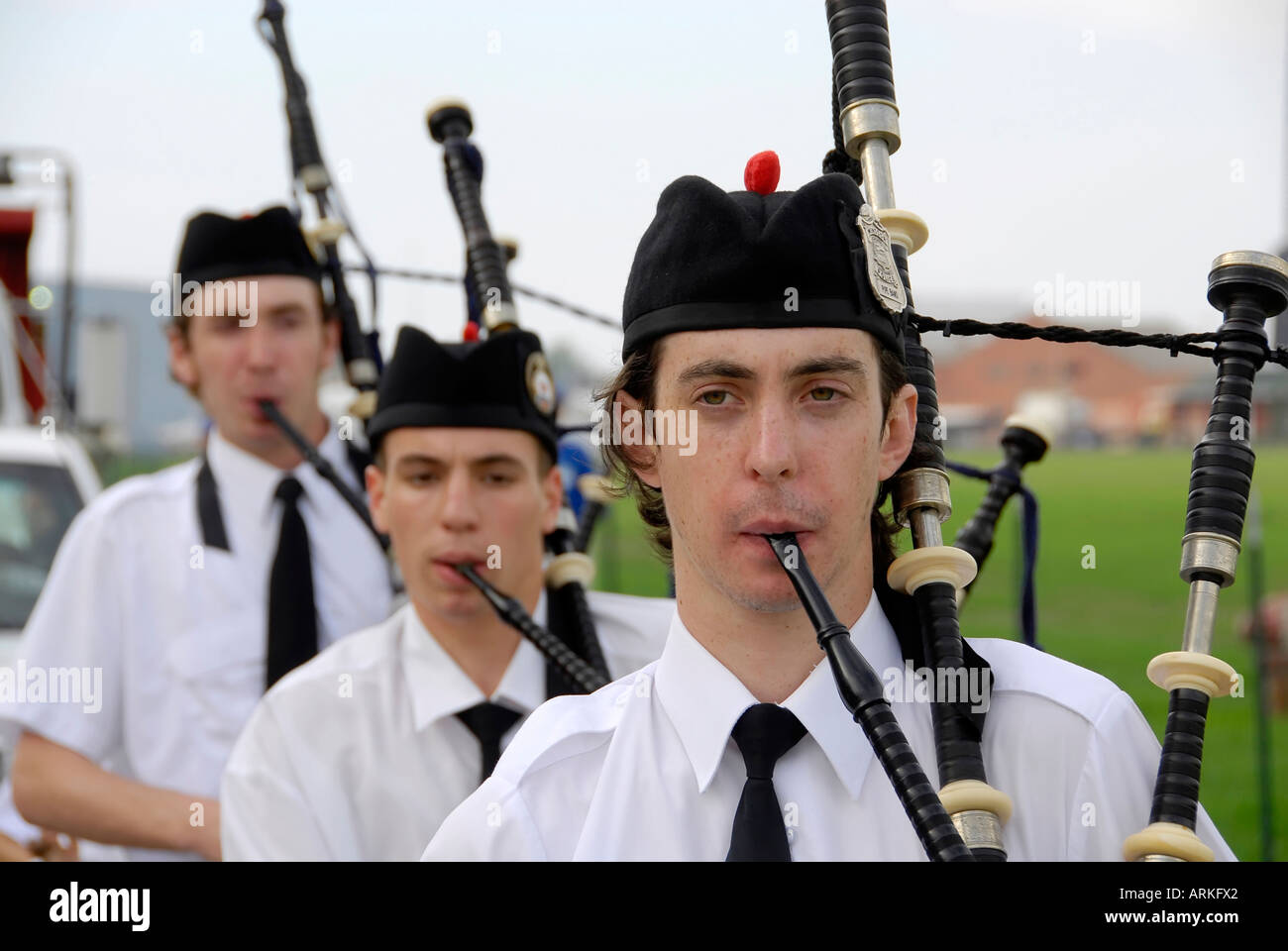 Marching Band sac piper joue de la musique pendant un défilé Detroit Michigan Banque D'Images