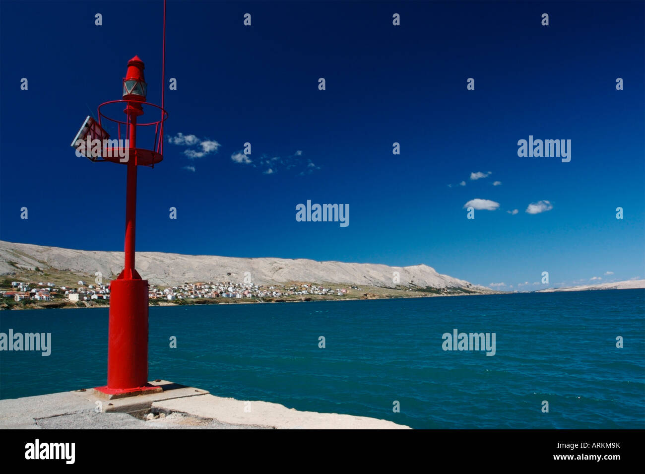 Nuage Blanc sur la mer et phare Agriculture résidentiel de beauté dans la nature beauté bleu Les Banque D'Images